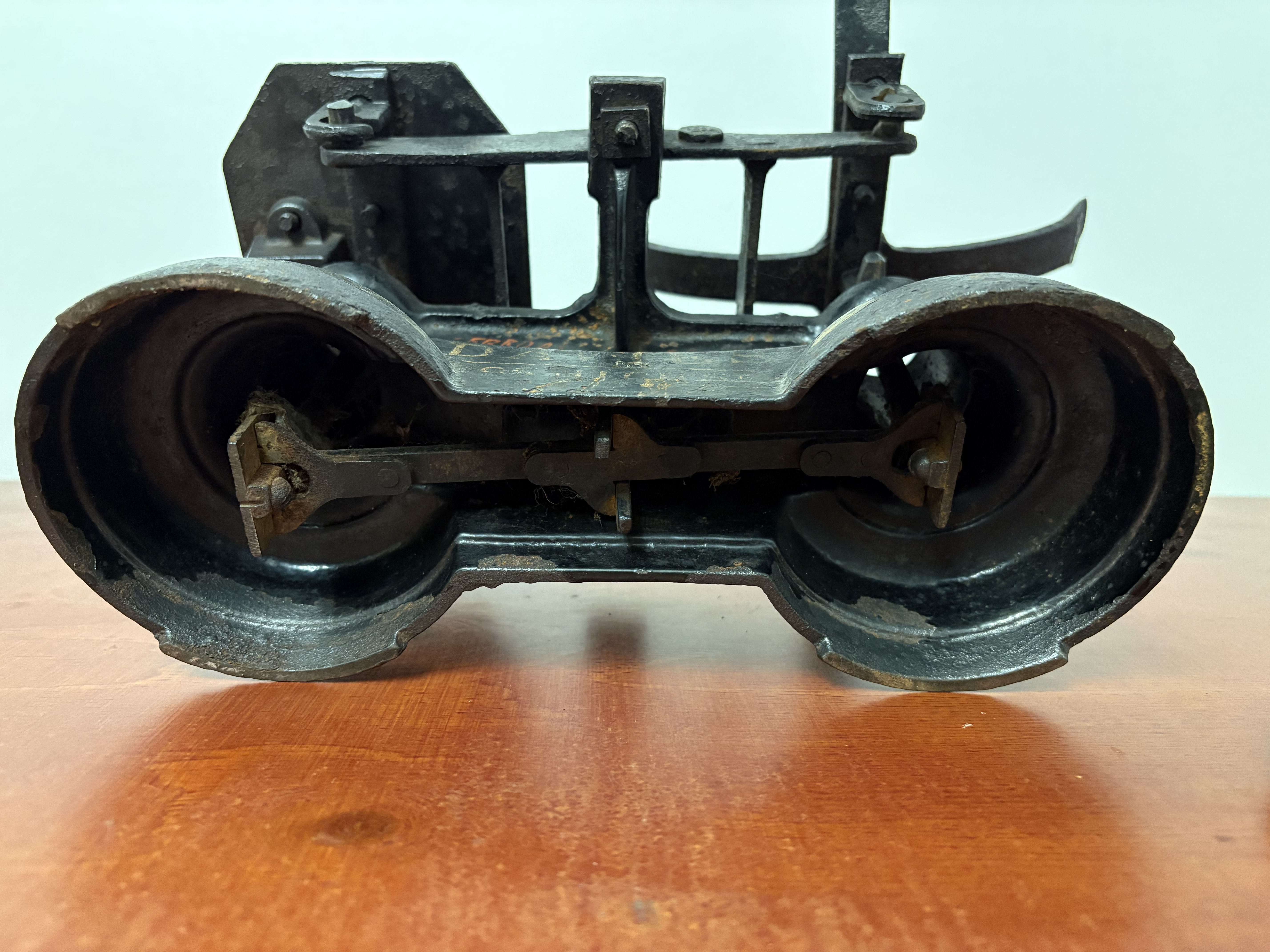 Antieke gietijzeren weegschaal "DAVIES 96 HIGH ST" – foto 14 – kavel bij GSD Auctions, Zoeterwoude
