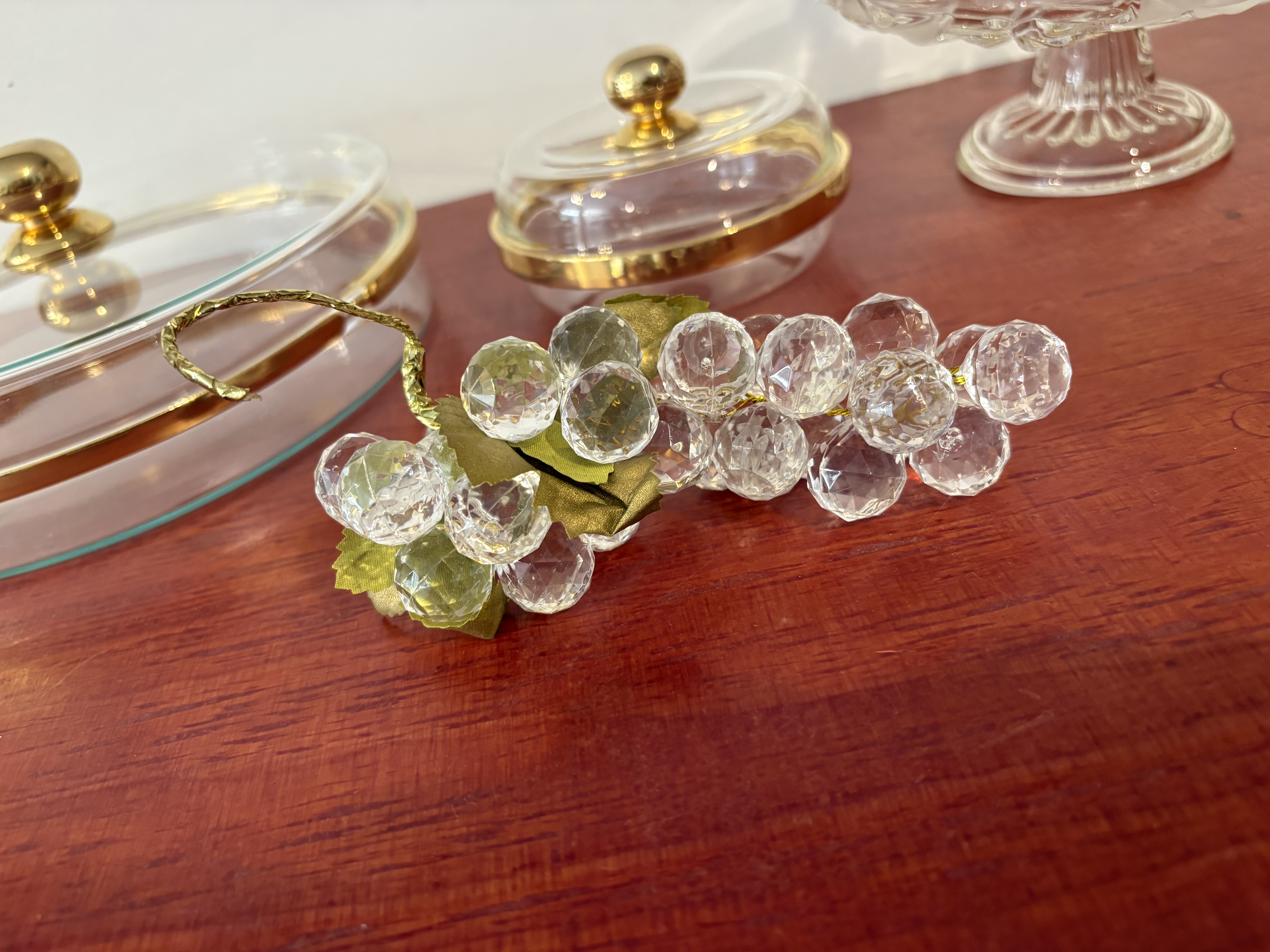 Elegante glazen snoep poten met druiven – foto 11 – kavel bij GSD Auctions, Zoeterwoude