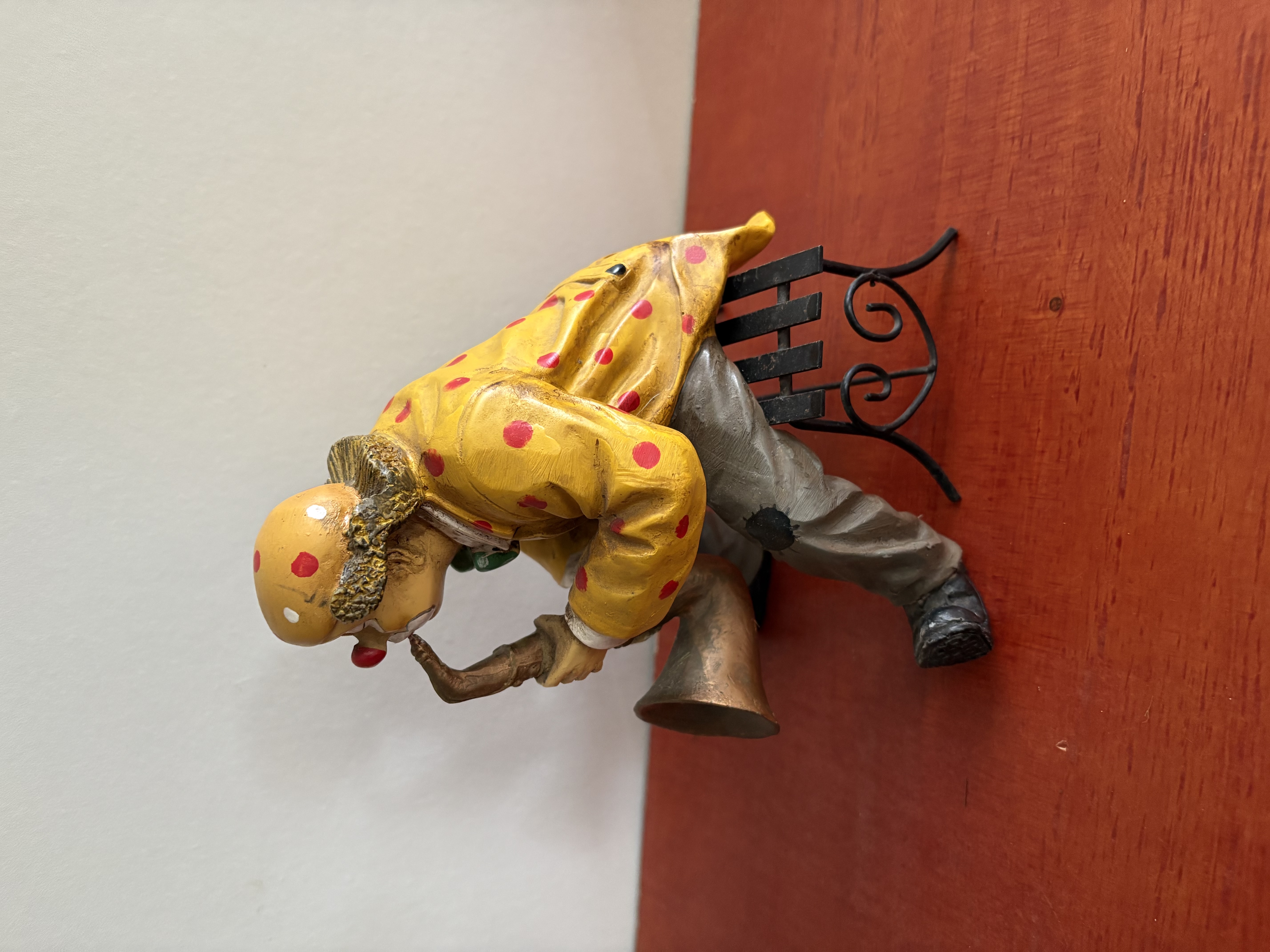 Clown met trompet kunststof – foto 5 – kavel bij GSD Auctions, Zoeterwoude