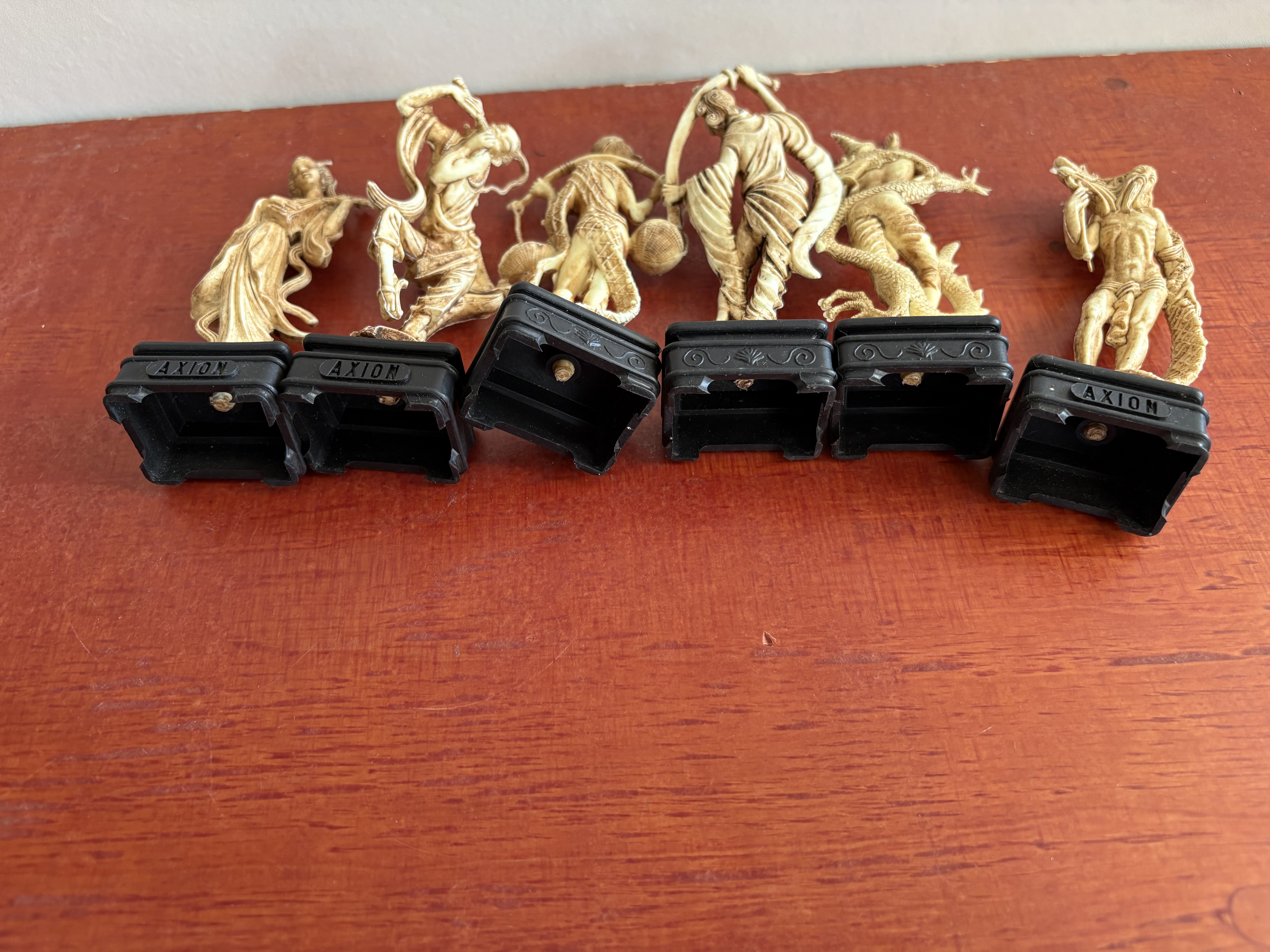 Miniaturen Chinese beeldjes plastic – foto 13 – kavel bij GSD Auctions, Zoeterwoude