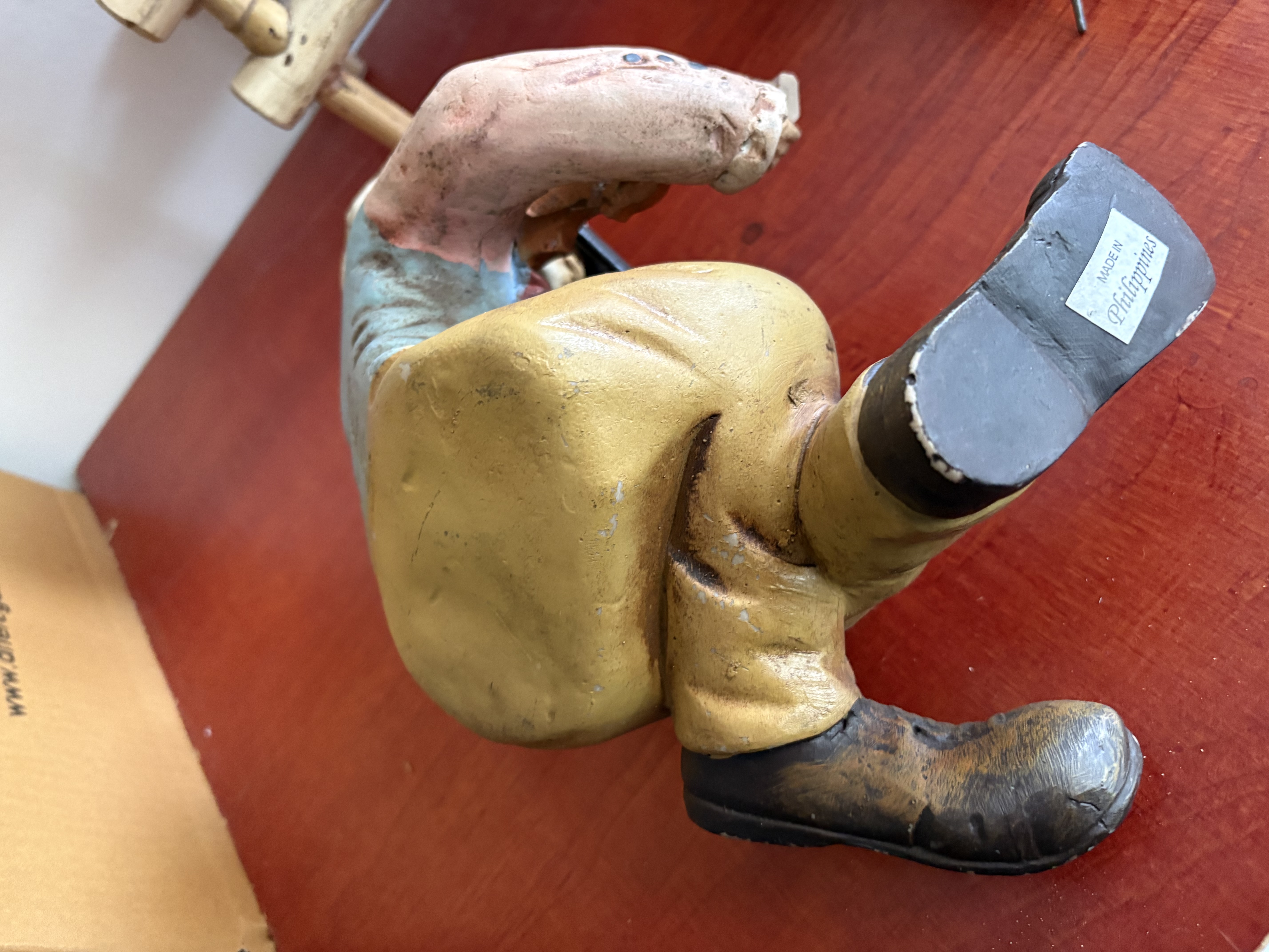 Clowns op de bank kunststof – foto 6 – kavel bij GSD Auctions, Zoeterwoude