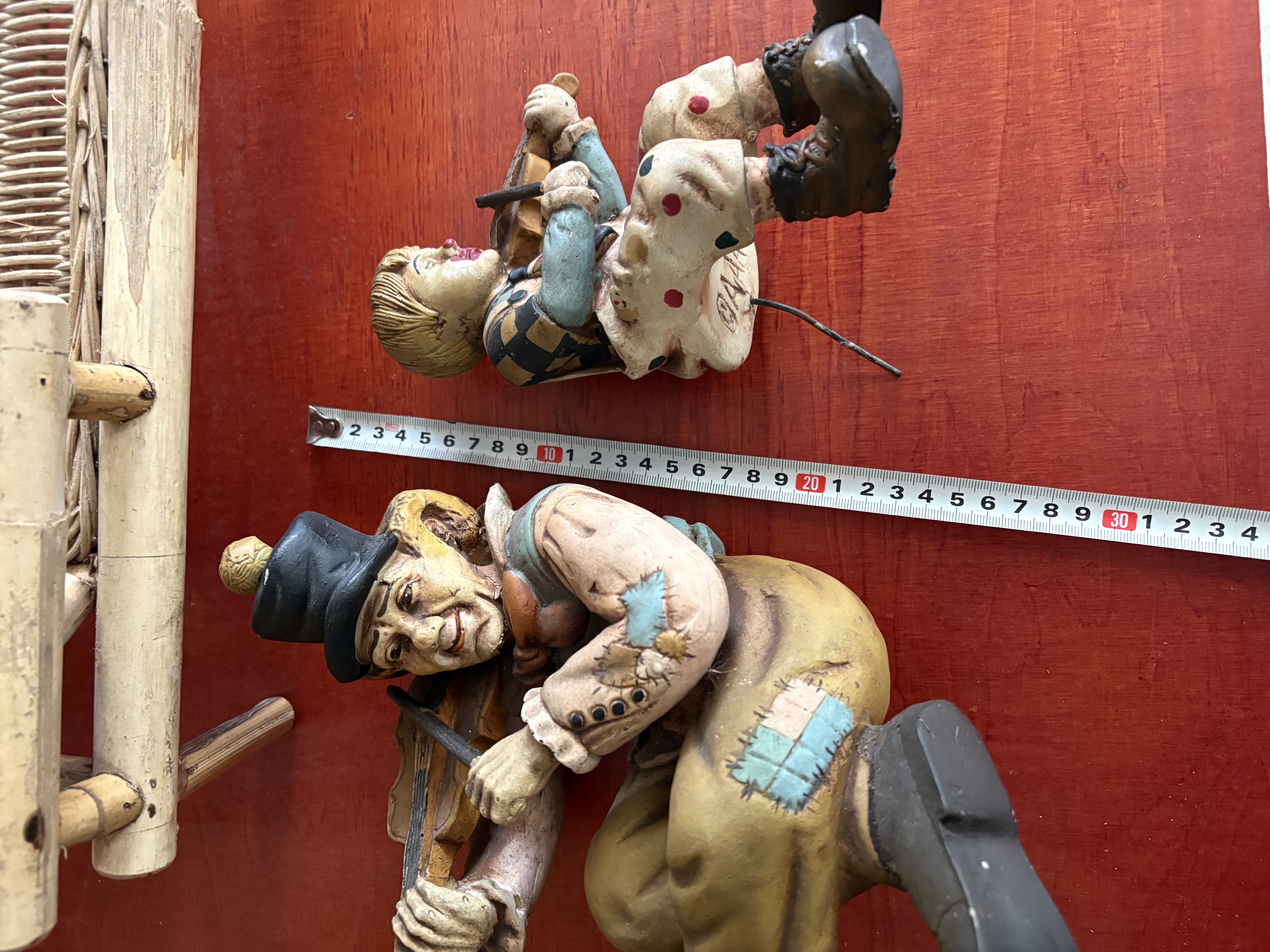 Clowns op de bank kunststof – foto 10 – kavel bij GSD Auctions, Zoeterwoude