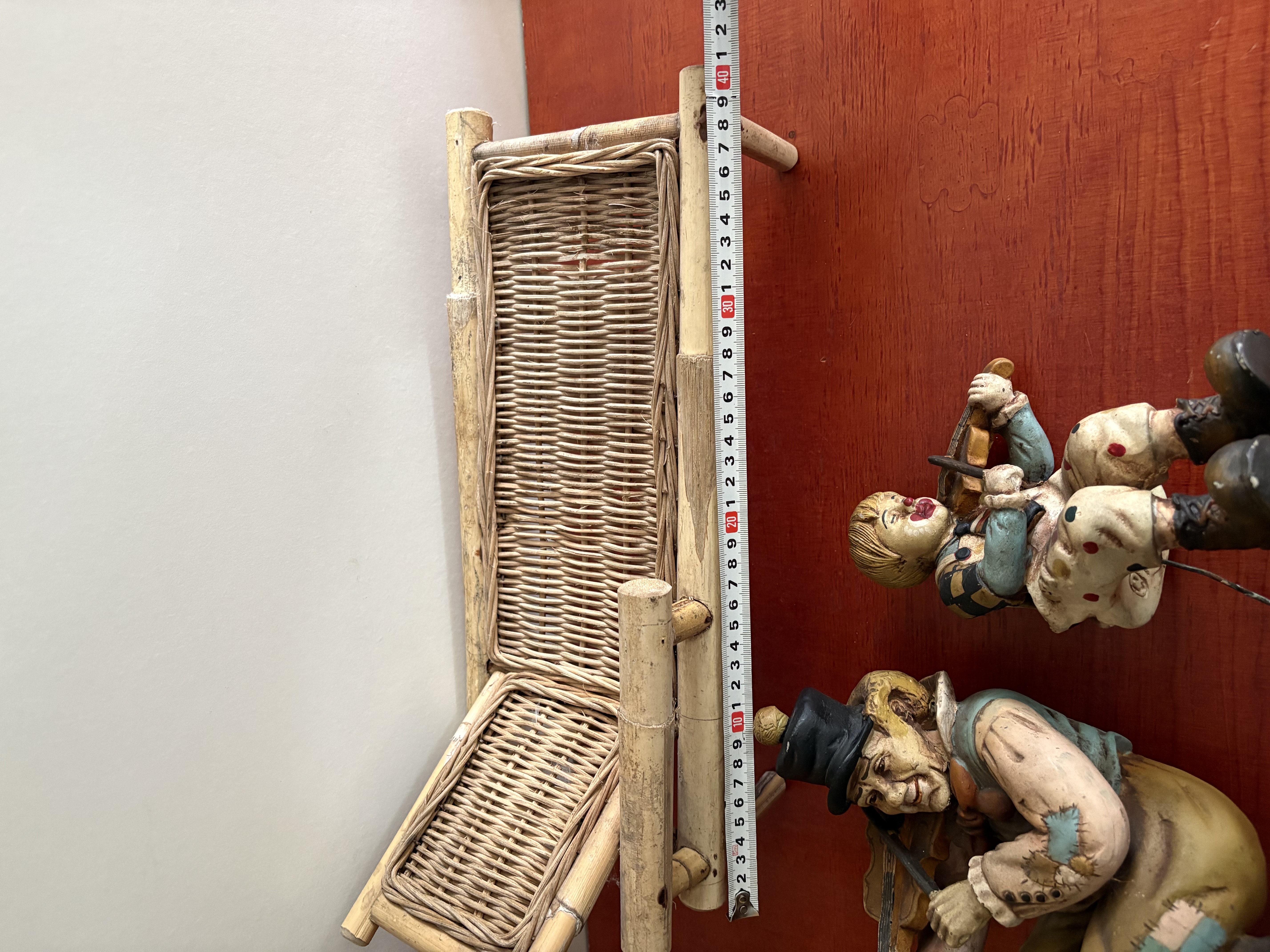Clowns op de bank kunststof – foto 12 – kavel bij GSD Auctions, Zoeterwoude