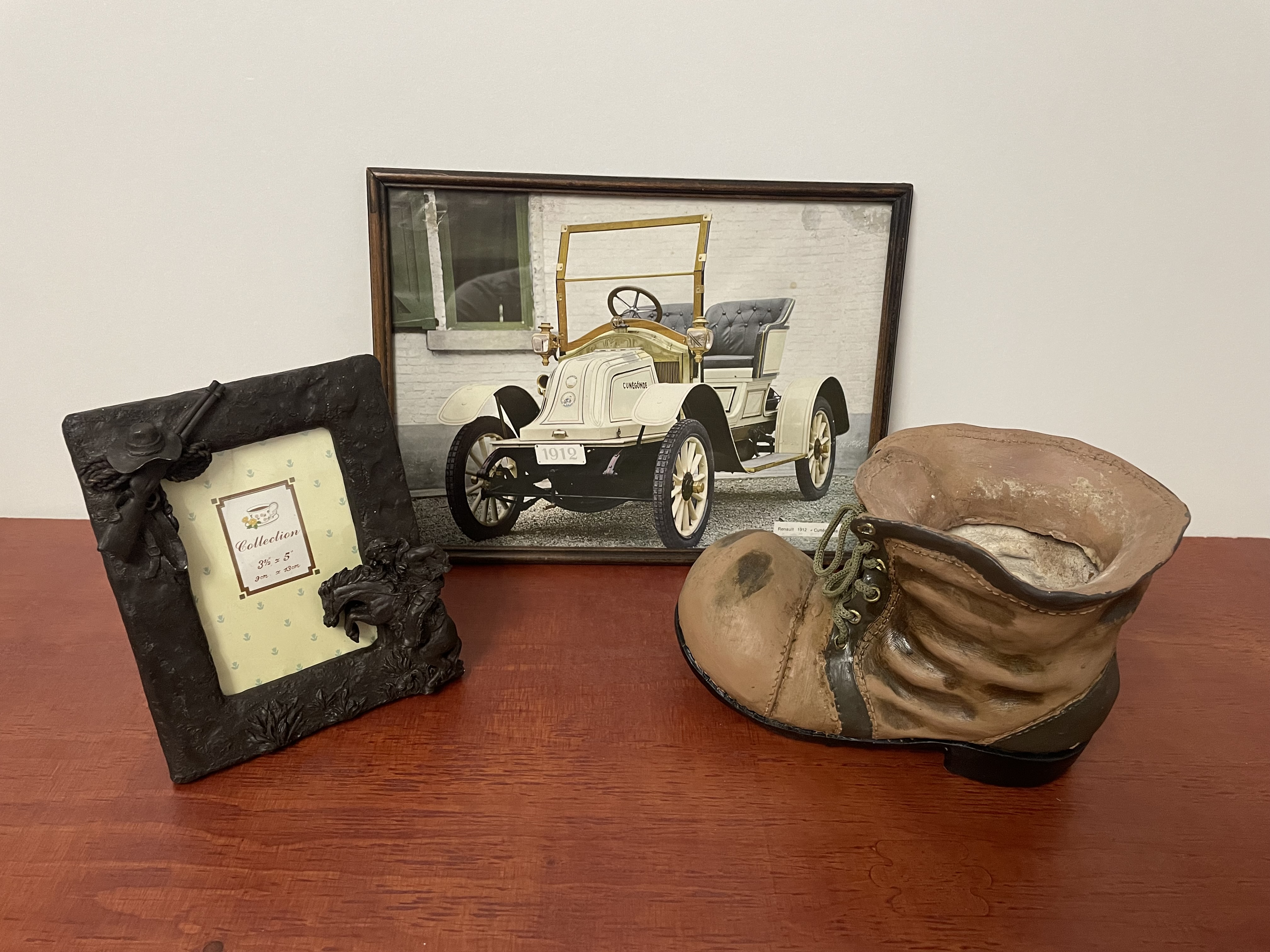 Foto lijst cowboy oude auto print en schoen als bloempot – foto 2 – kavel bij GSD Auctions, Zoeterwoude