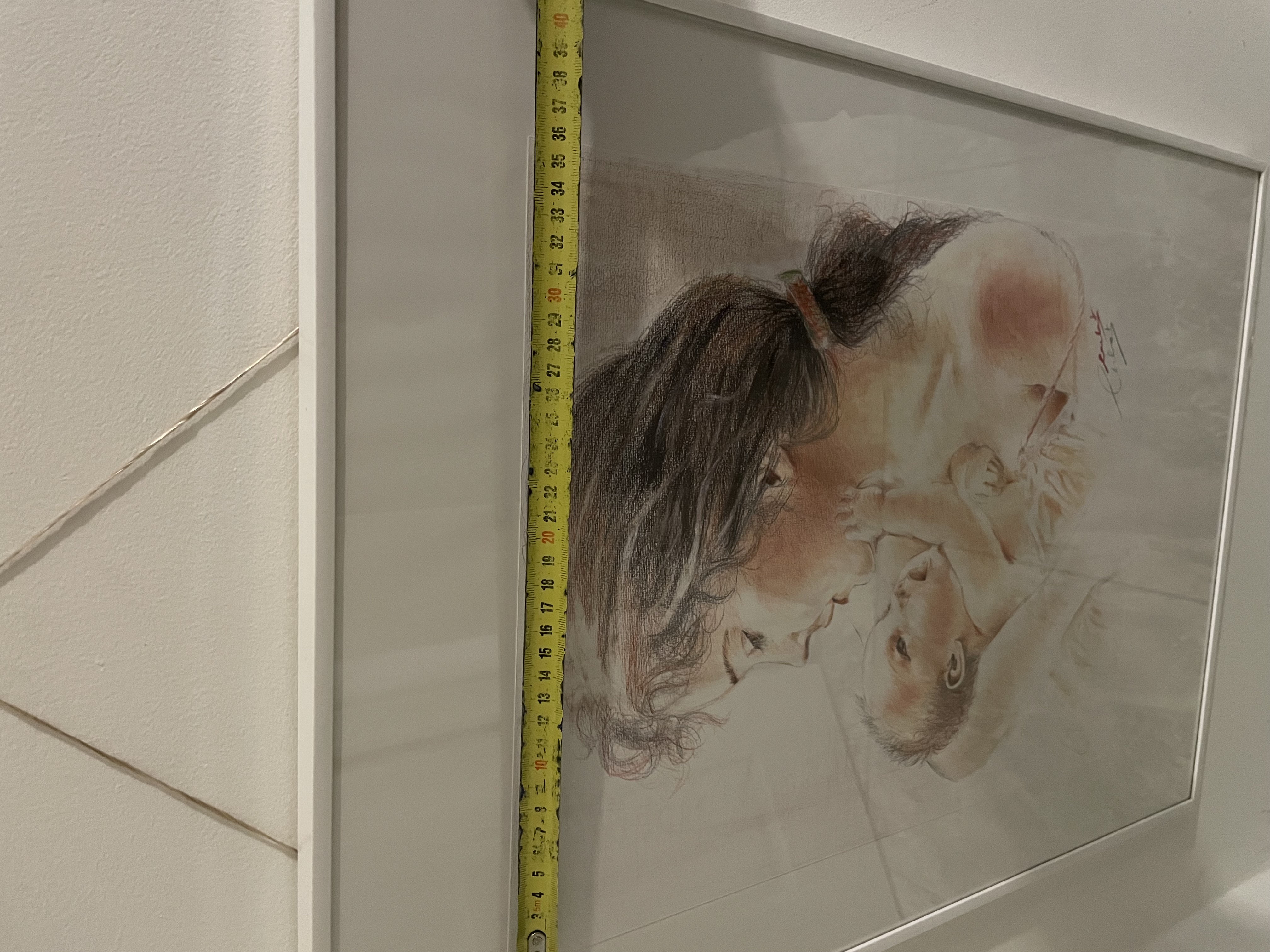 Moeder met kind, mooie schilderij met acryl potlood op canvas papier – foto 10 – kavel bij GSD Auctions, Zoeterwoude