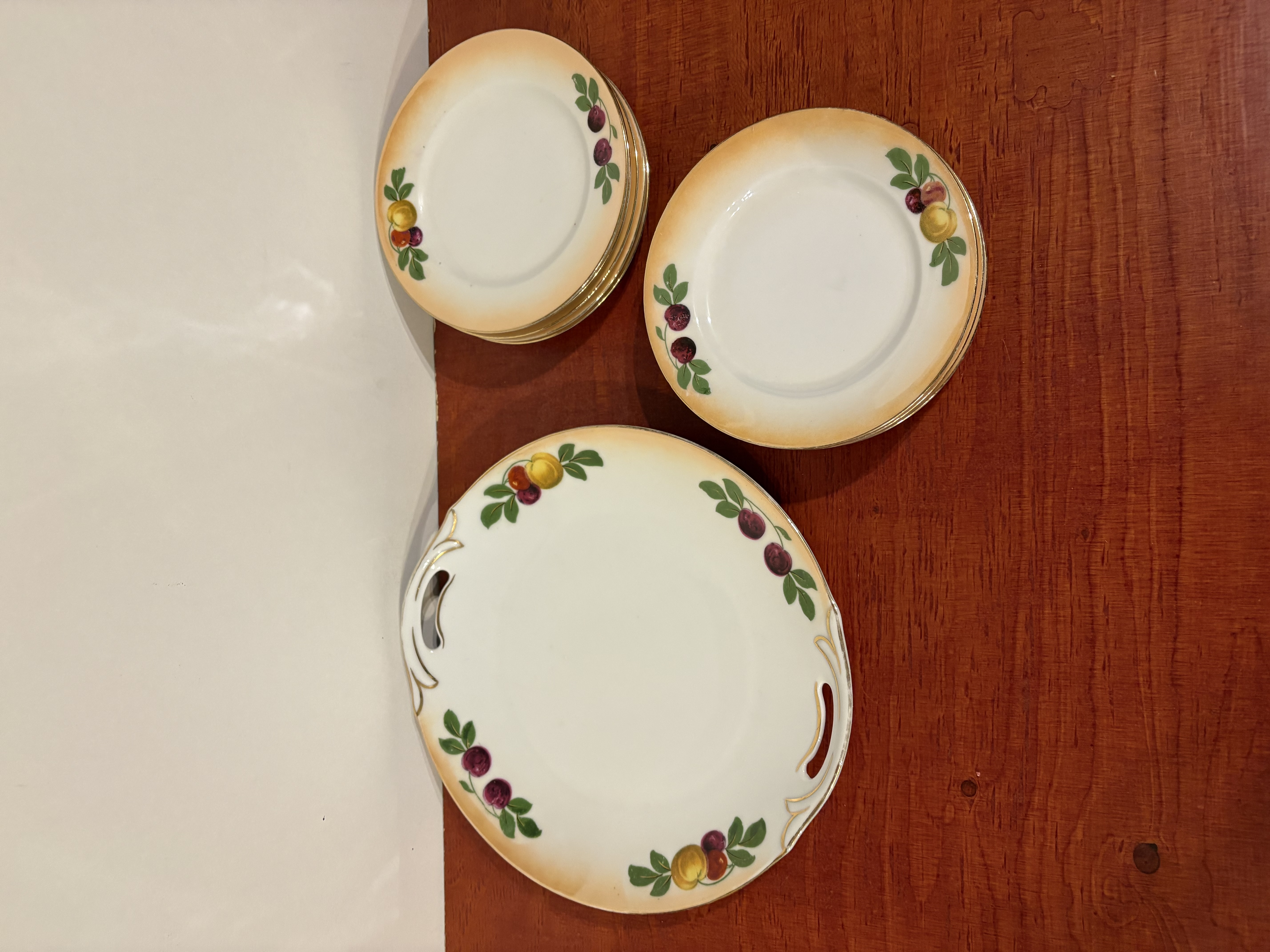 Gebakken porselein servies (Czechoslovakia) – foto 3 – kavel bij GSD Auctions, Zoeterwoude