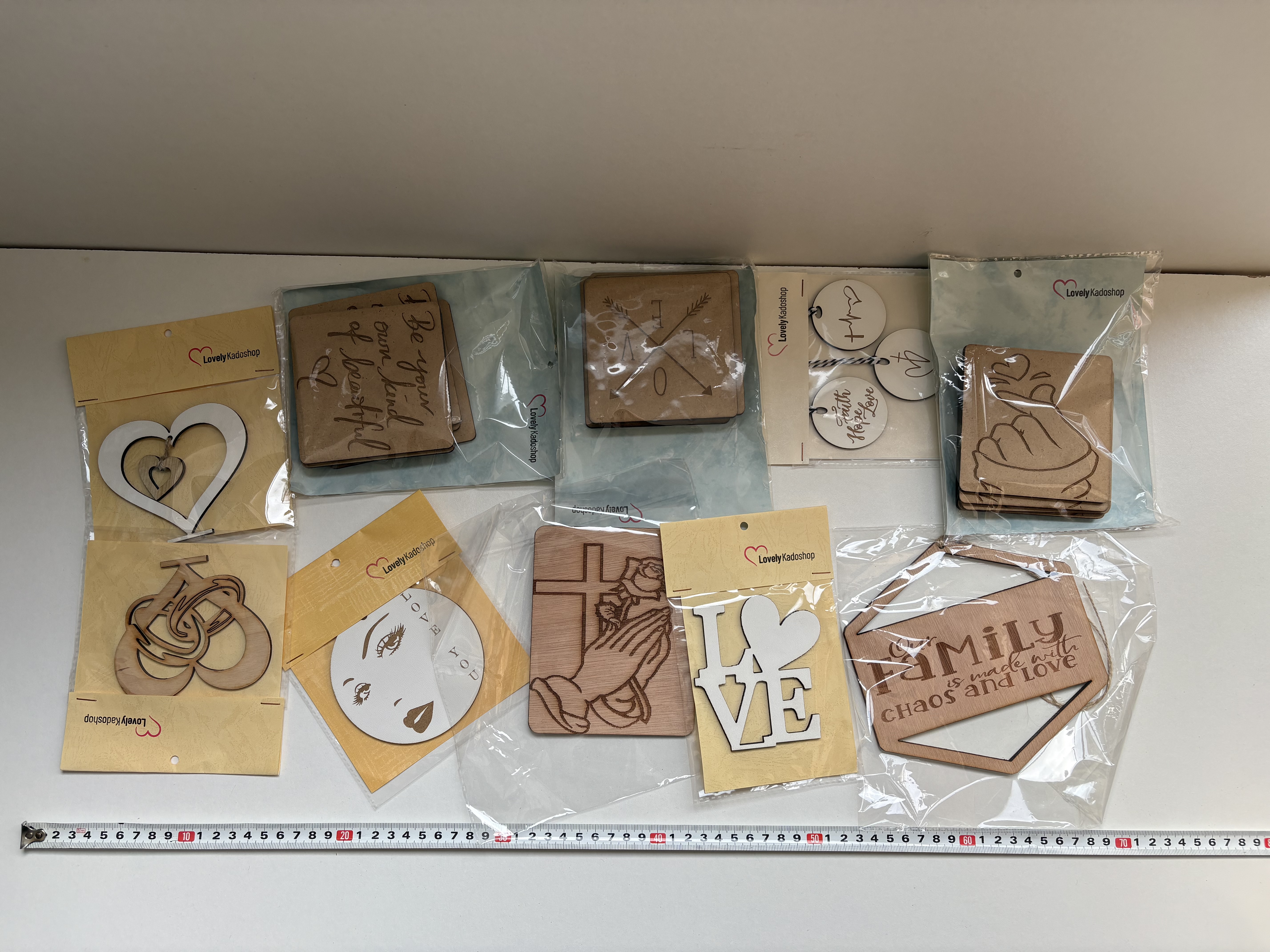 Decoratie en verschillende graveerwerk op hout – foto 5 – kavel bij GSD Auctions, Zoeterwoude