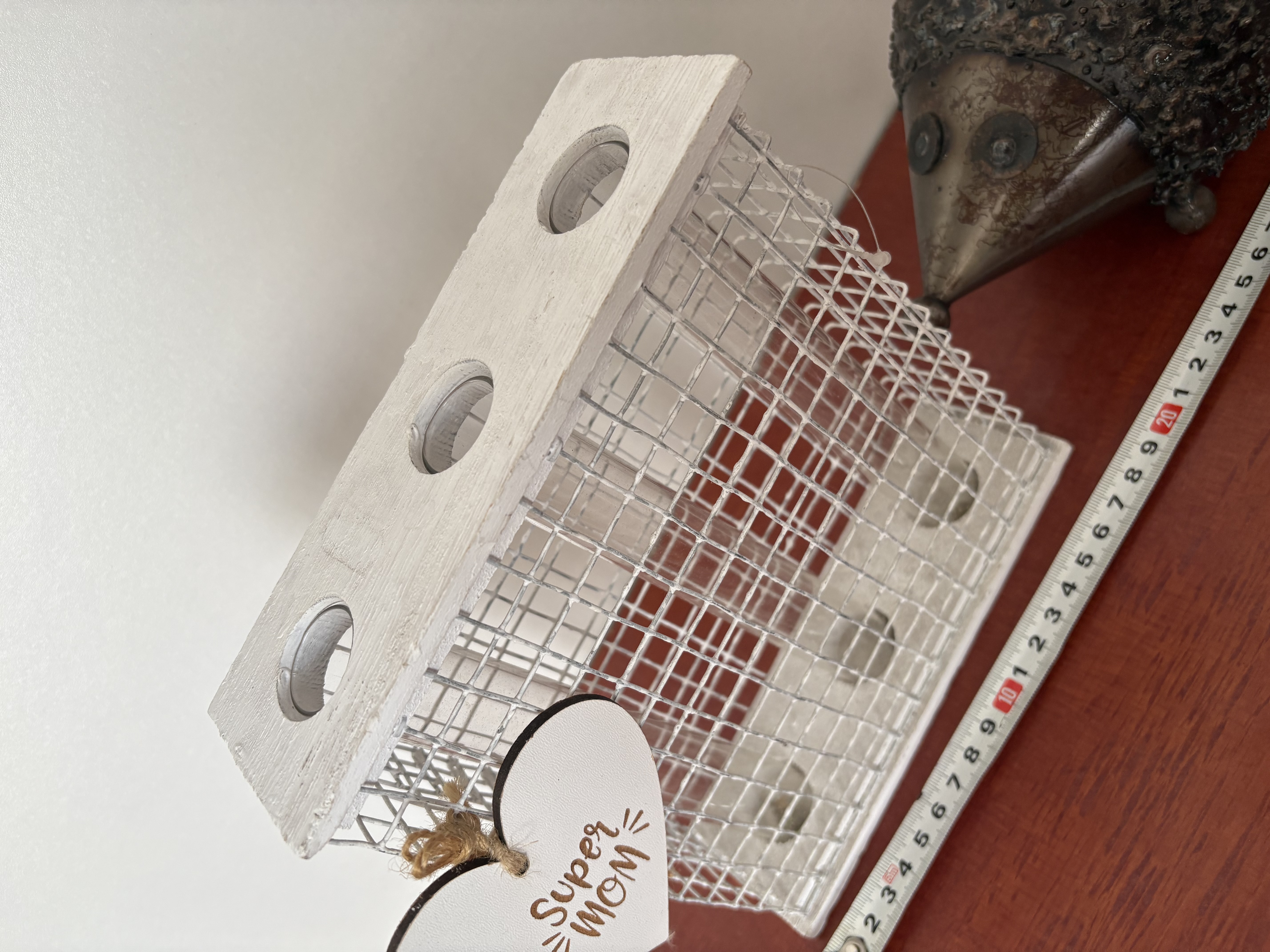 Decoratieve items 3 glazen in hout en metalen egel – foto 3 – kavel bij GSD Auctions, Zoeterwoude