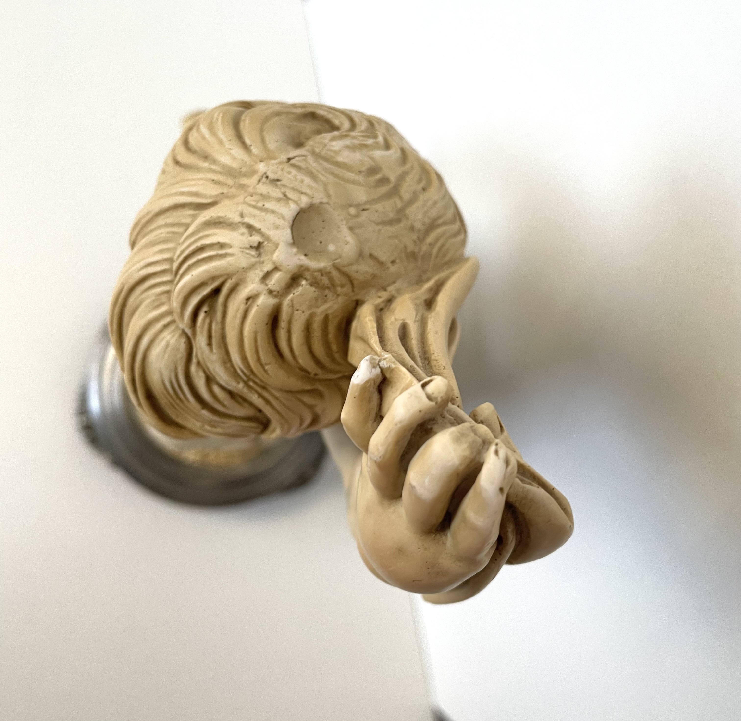 Beeld van een jongen Gesigneerd Capodimonte – foto 5 – kavel bij GSD Auctions, Zoeterwoude