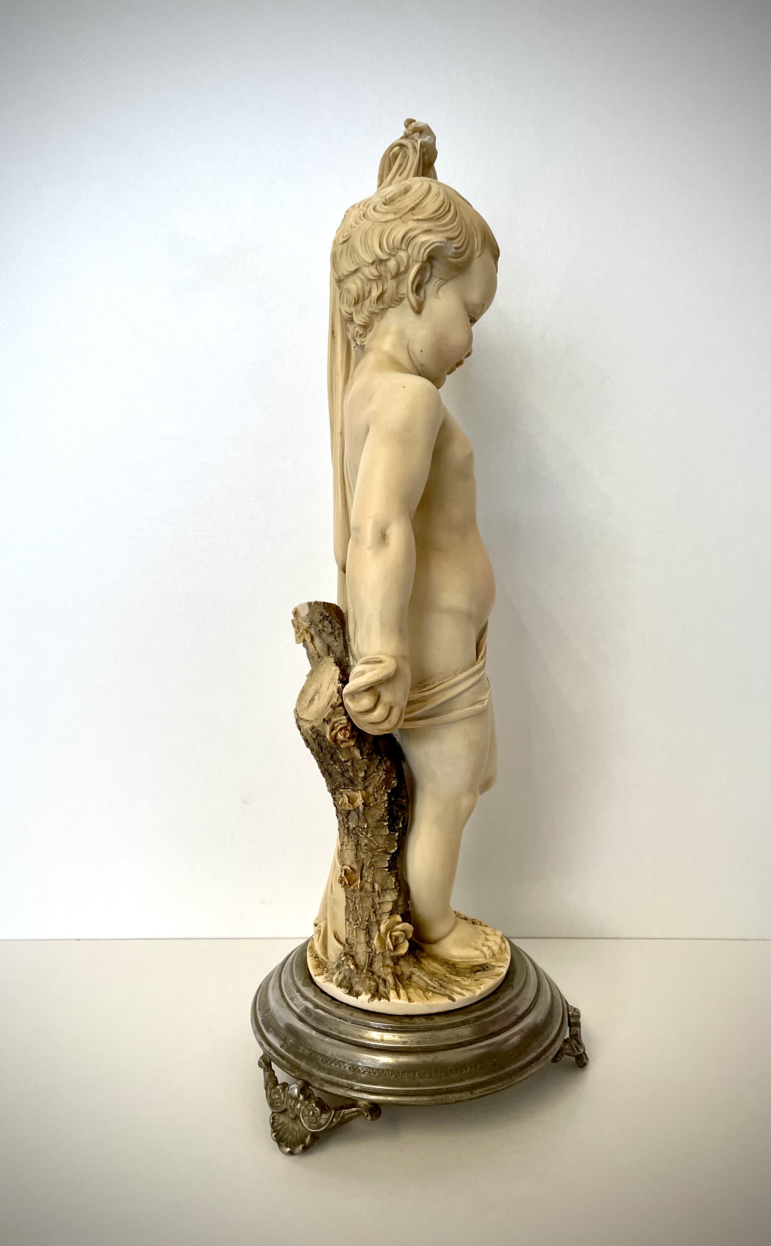 Beeld van een jongen Gesigneerd Capodimonte – foto 8 – kavel bij GSD Auctions, Zoeterwoude