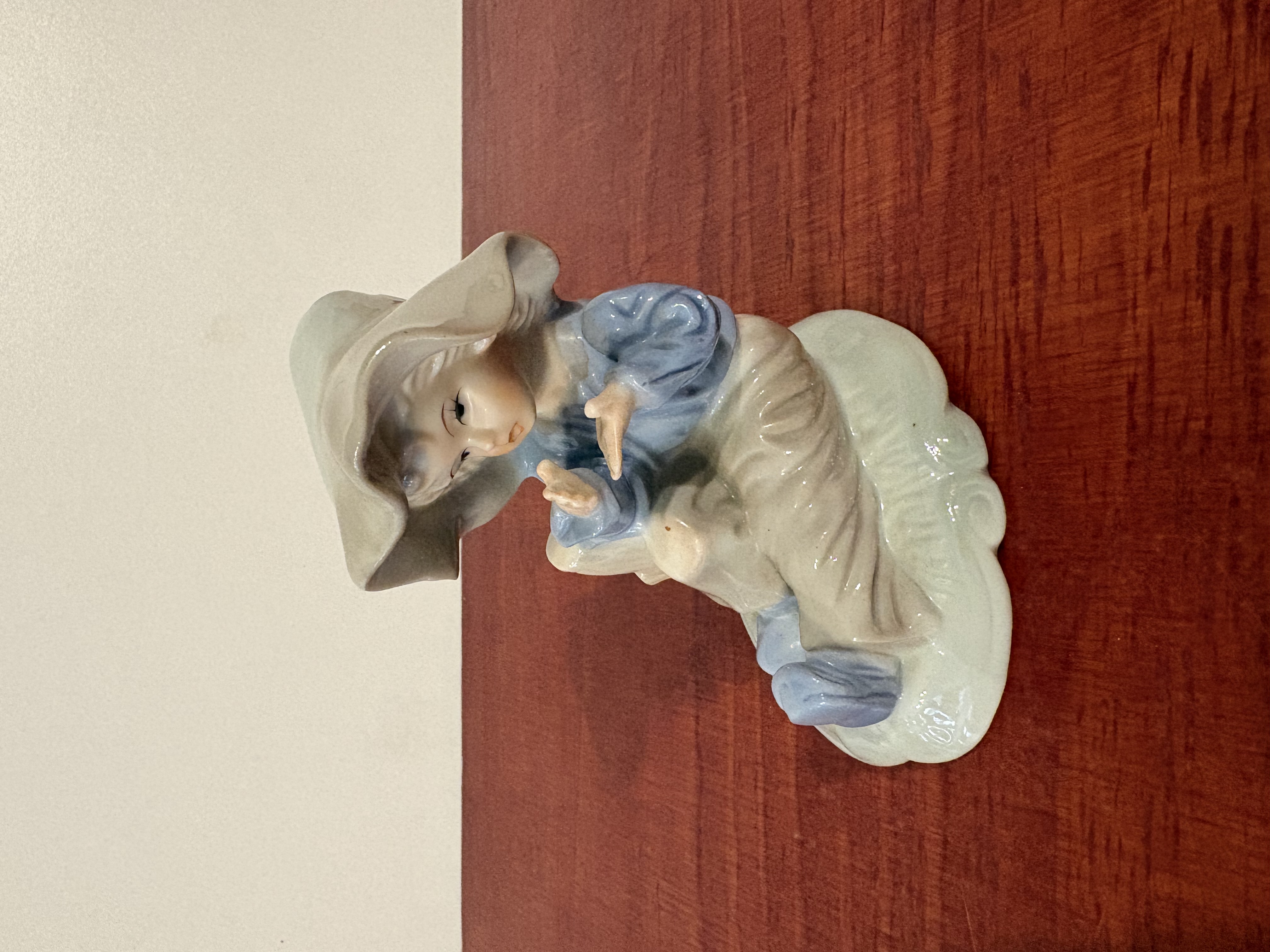 Keramieken Beeldjes Nummer 9, zittende jonge Lladro – foto 2 – kavel bij GSD Auctions, Zoeterwoude