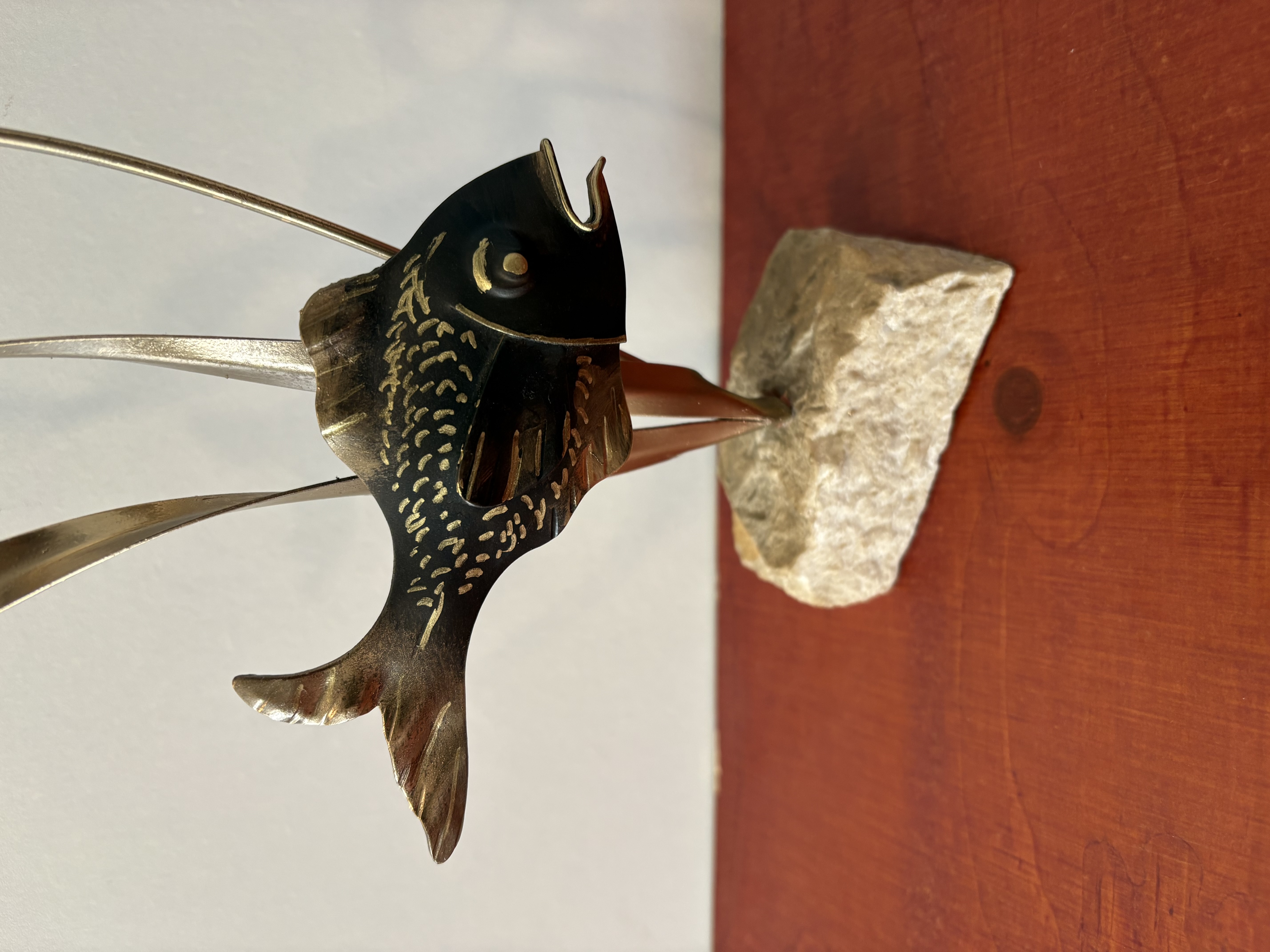 Decoratieve goudkleurige sculptuur van 2 visjes – foto 7 – kavel bij GSD Auctions, Zoeterwoude