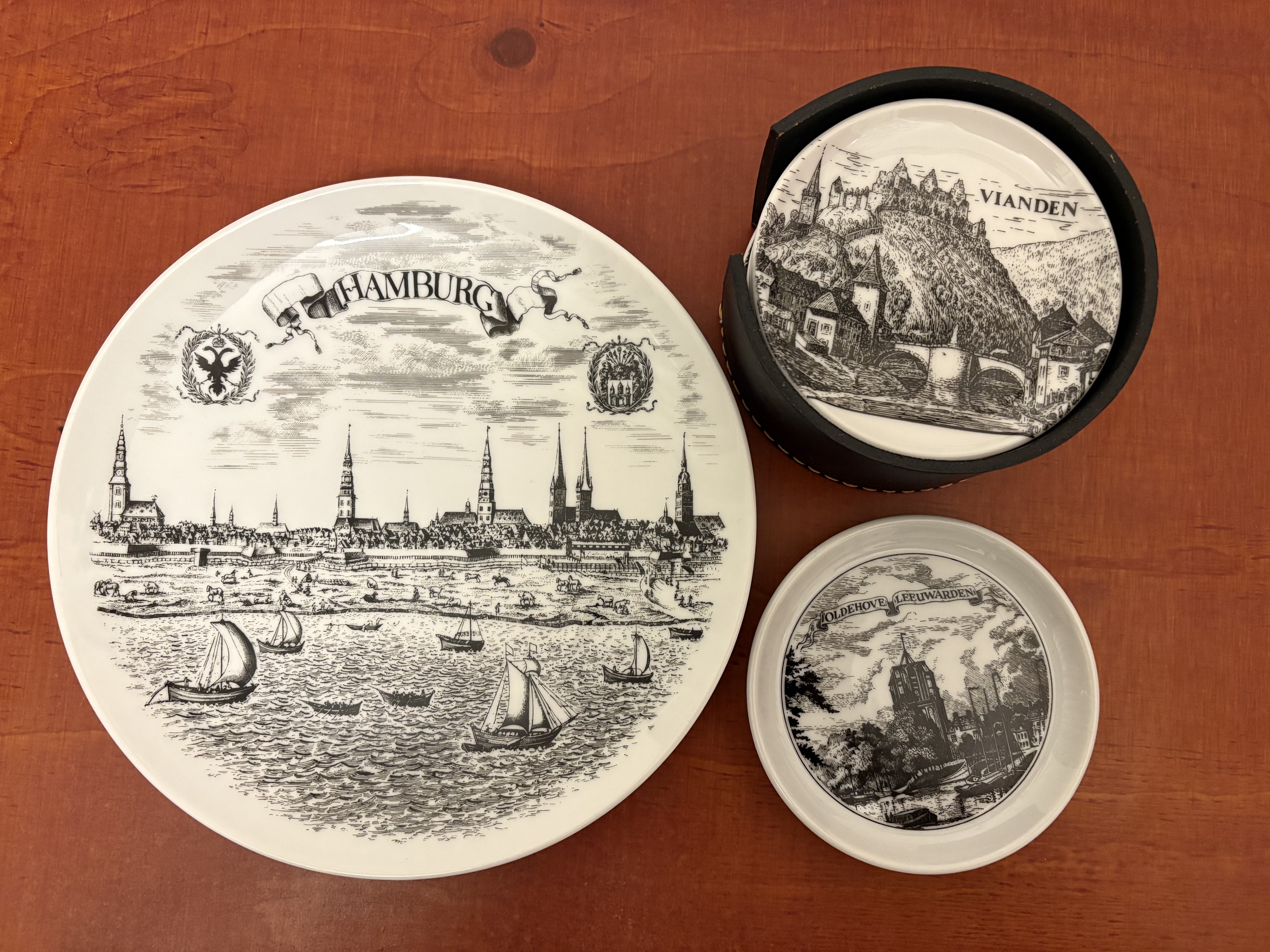 Onderzetters, kleine bord en grote bord – foto 11 – kavel bij GSD Auctions, Zoeterwoude