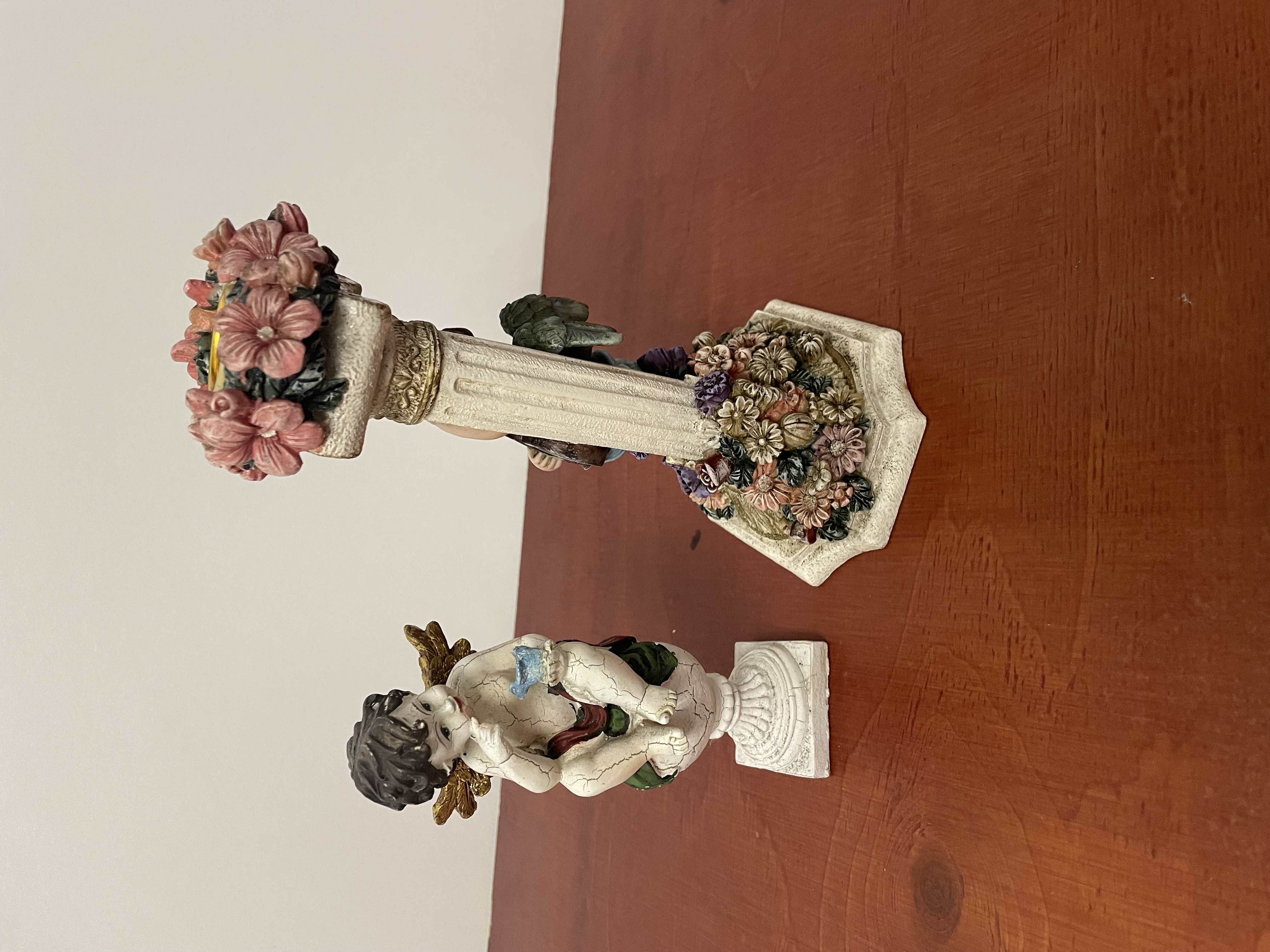Kandelaar met engeltjes en een beeld van angel – foto 12 – kavel bij GSD Auctions, Zoeterwoude