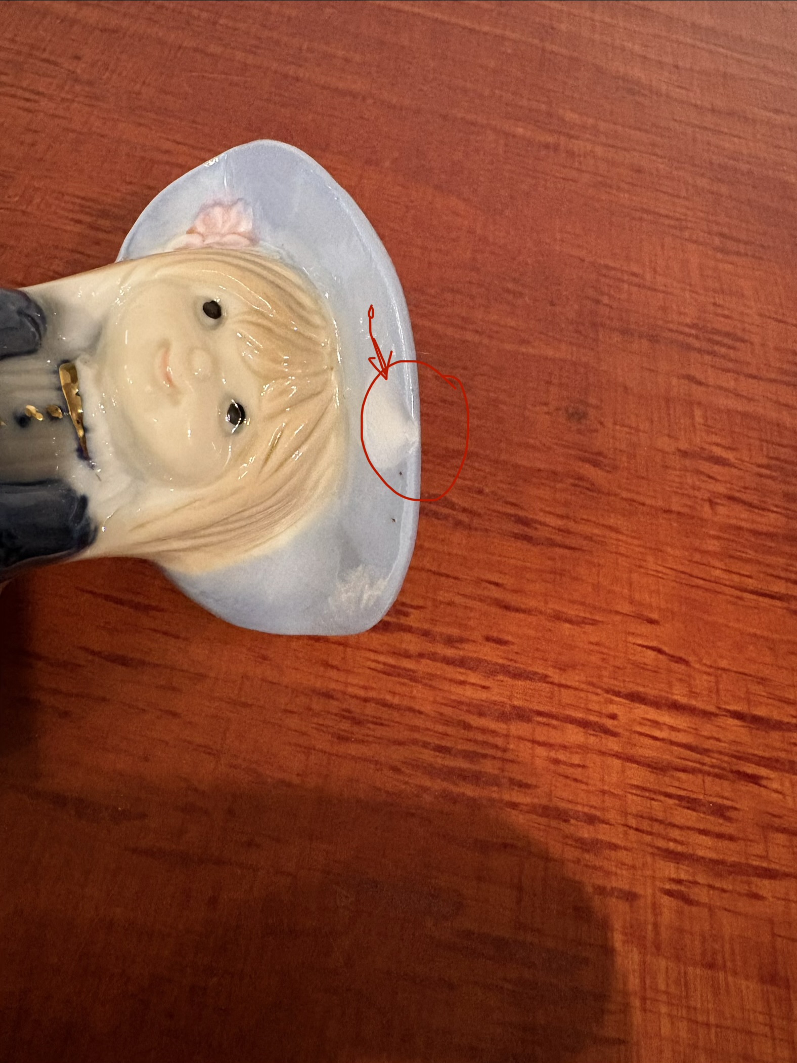 Keramieken Beeldjes Nummer 11 kleine meisje in blauw – foto 6 – kavel bij GSD Auctions, Zoeterwoude