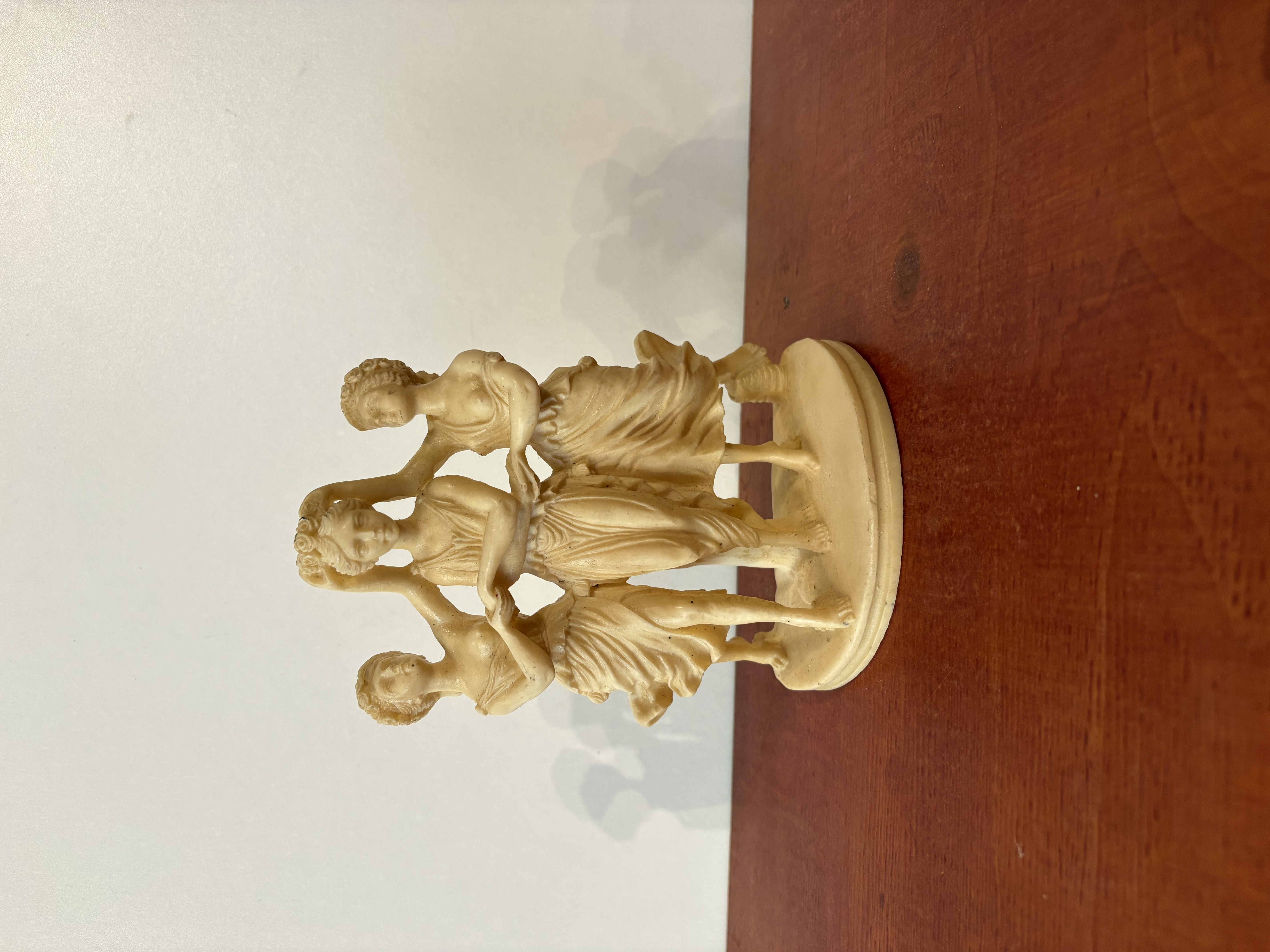 Beeldje van “Three Graces Dancing” – kavel bij GSD Auctions, Zoeterwoude