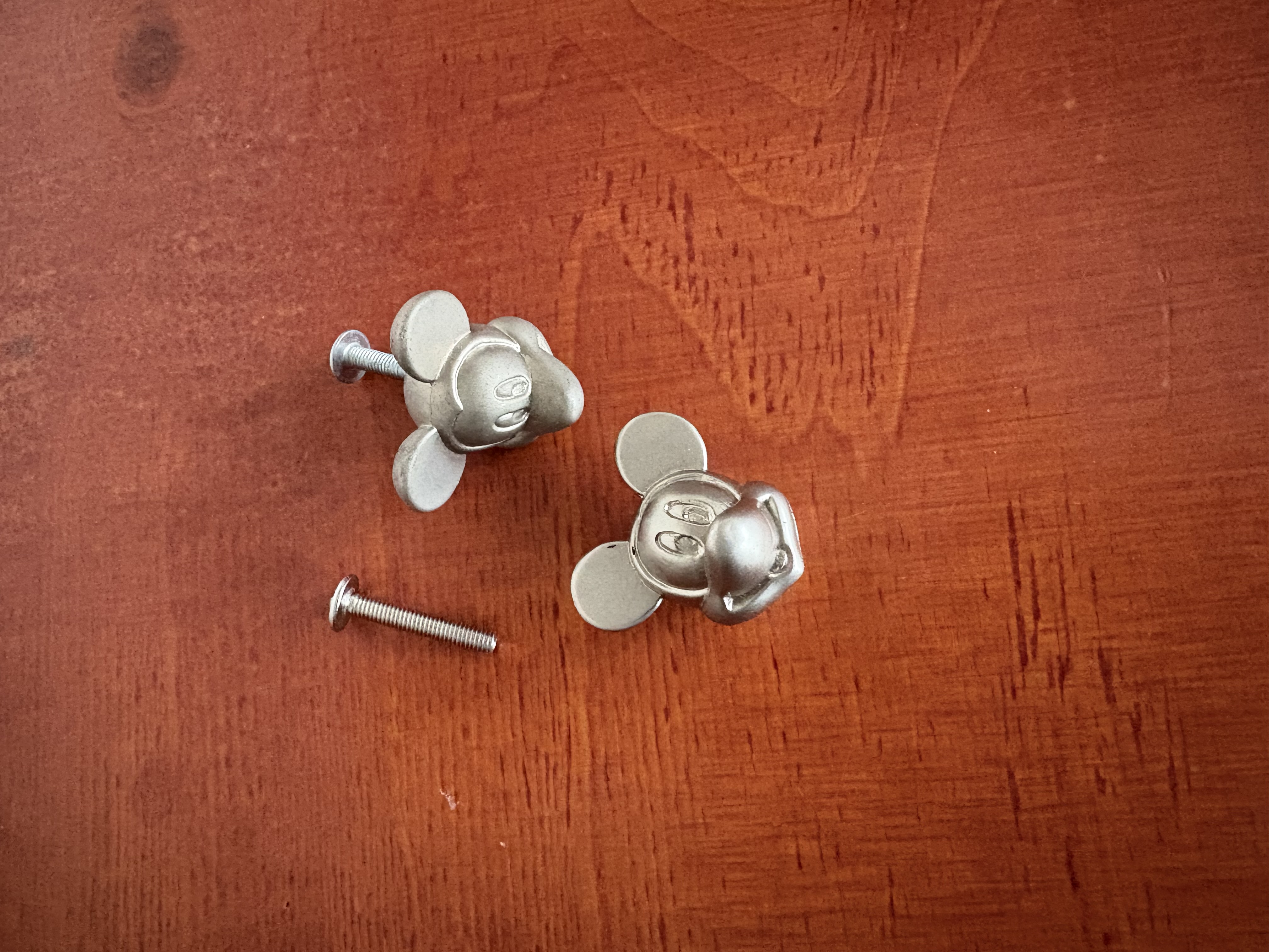 Deur handvaten Disney 2 stuks – kavel bij GSD Auctions, Zoeterwoude