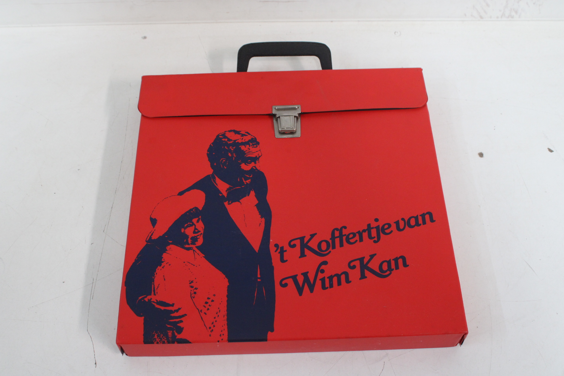 t Koffertje van Wim Kan' – foto 2 – kavel bij GSD Auctions, Zoeterwoude