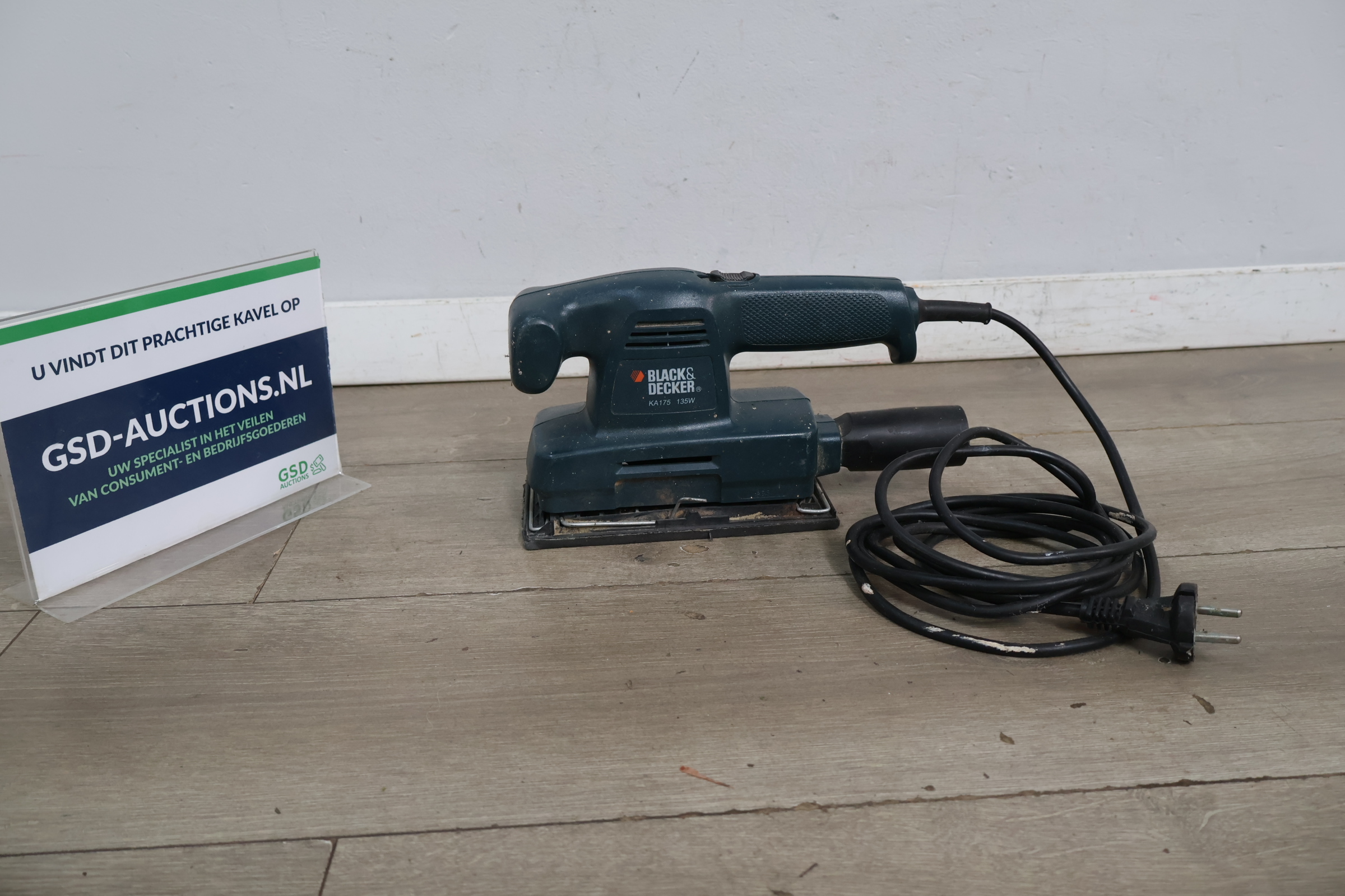 Black & Decker KA175 vlakschuurmachine' – foto 2 – kavel bij GSD Auctions, Zoeterwoude