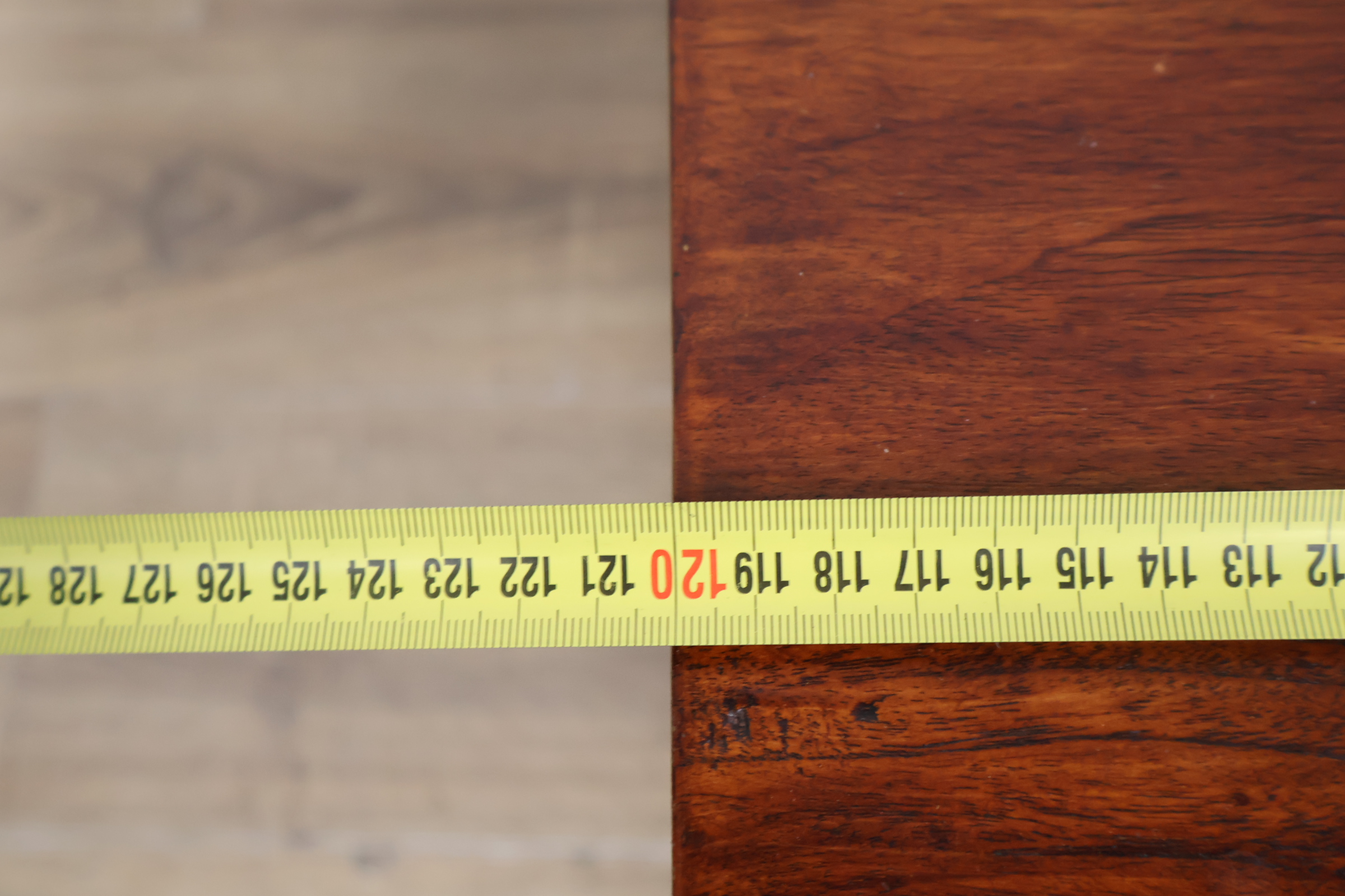 Houten salontafel met blokpoten' – foto 14 – kavel bij GSD Auctions, Zoeterwoude