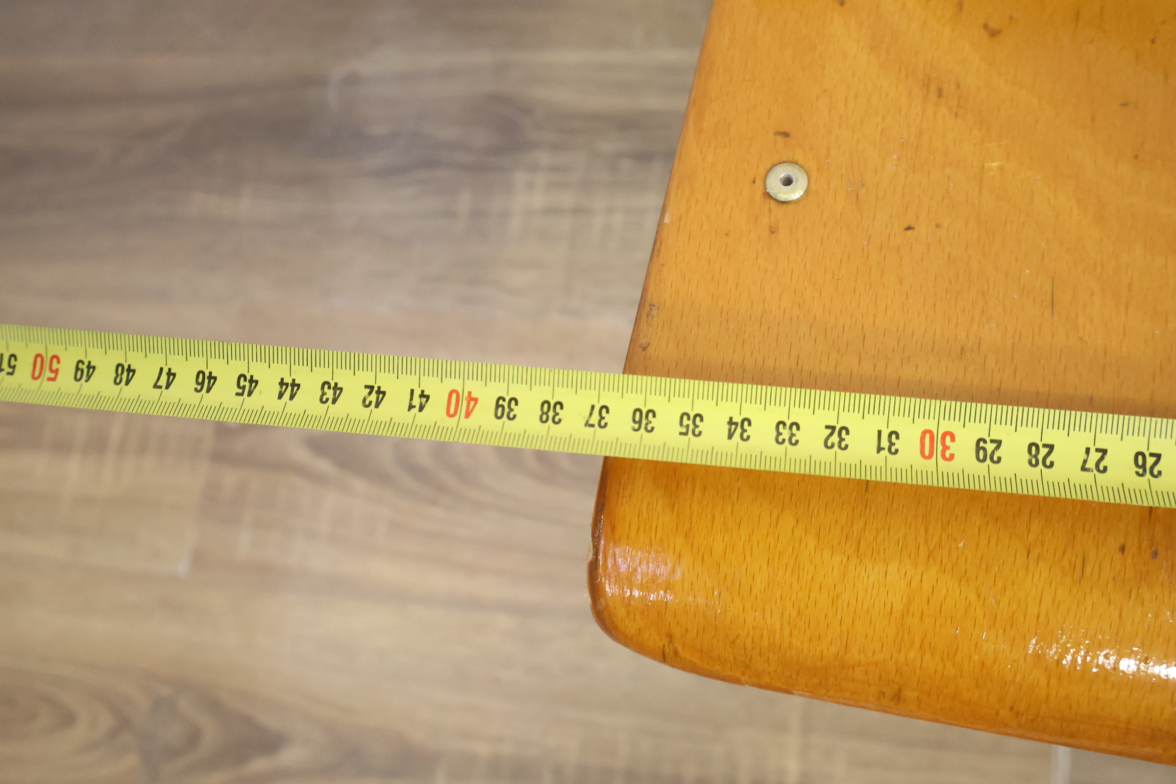 Industriële houten stoel met metalen frame' – foto 14 – kavel bij GSD Auctions, Zoeterwoude