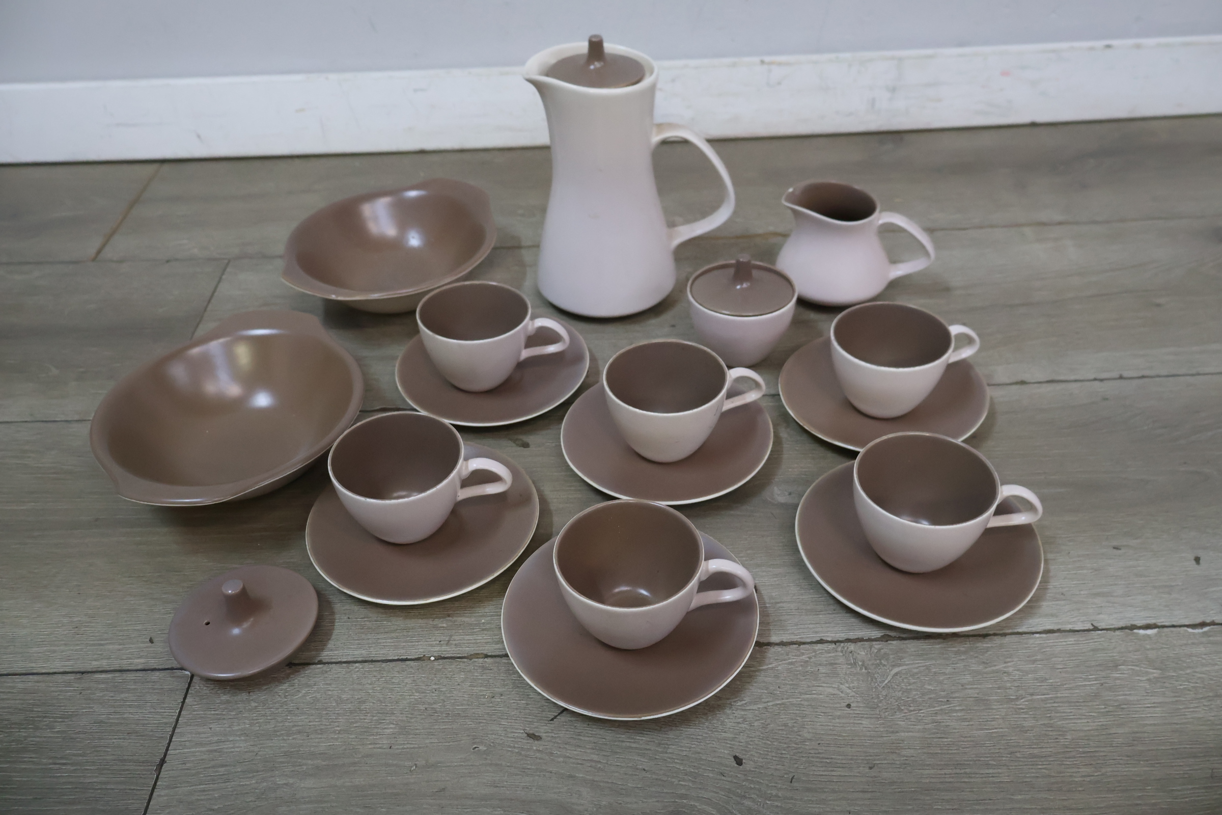 Compleet servies - Poole England' – foto 8 – kavel bij GSD Auctions, Zoeterwoude