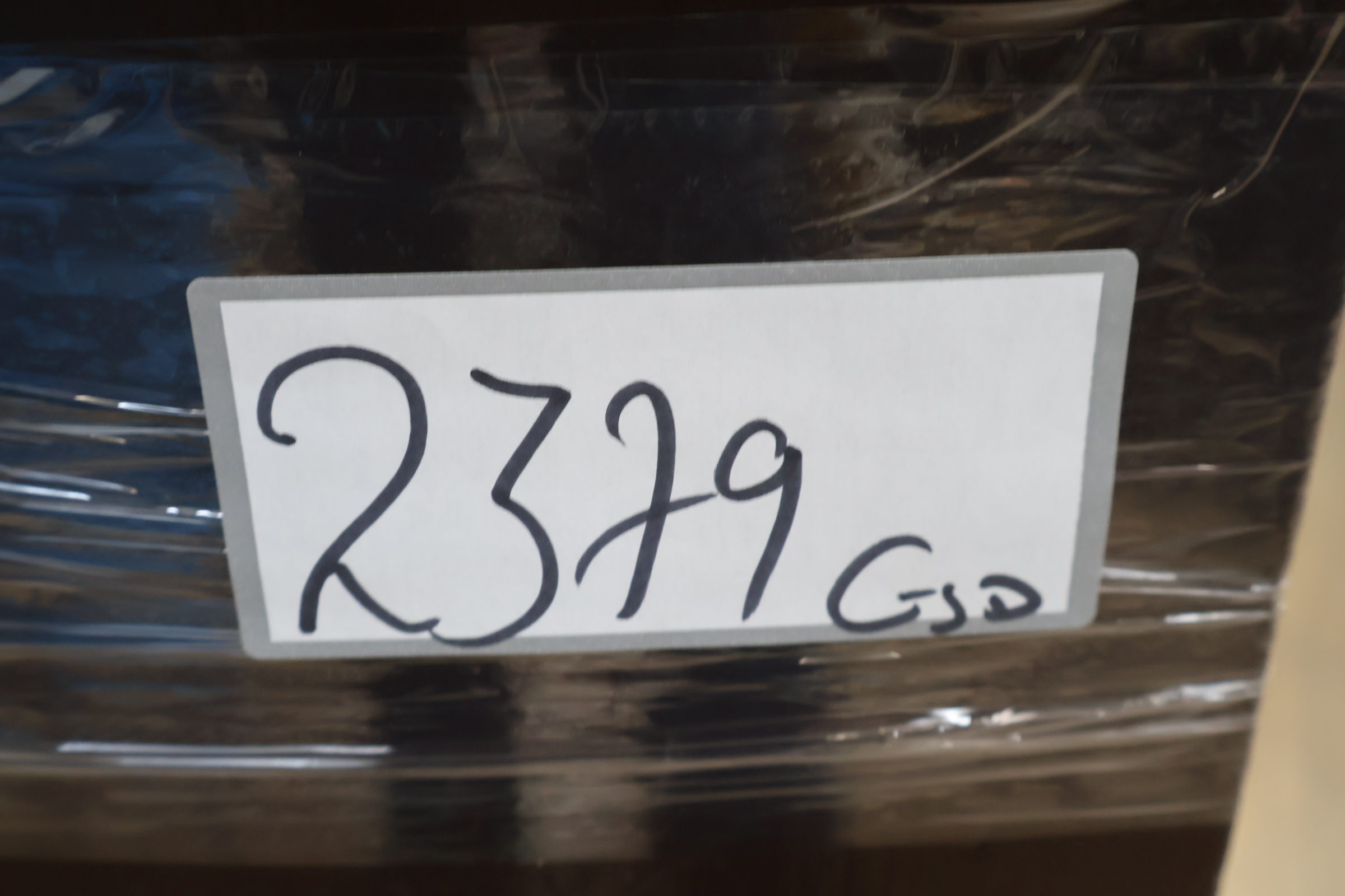 Donkere houten kist met gebogen deksel' – foto 20 – kavel bij GSD Auctions, Zoeterwoude