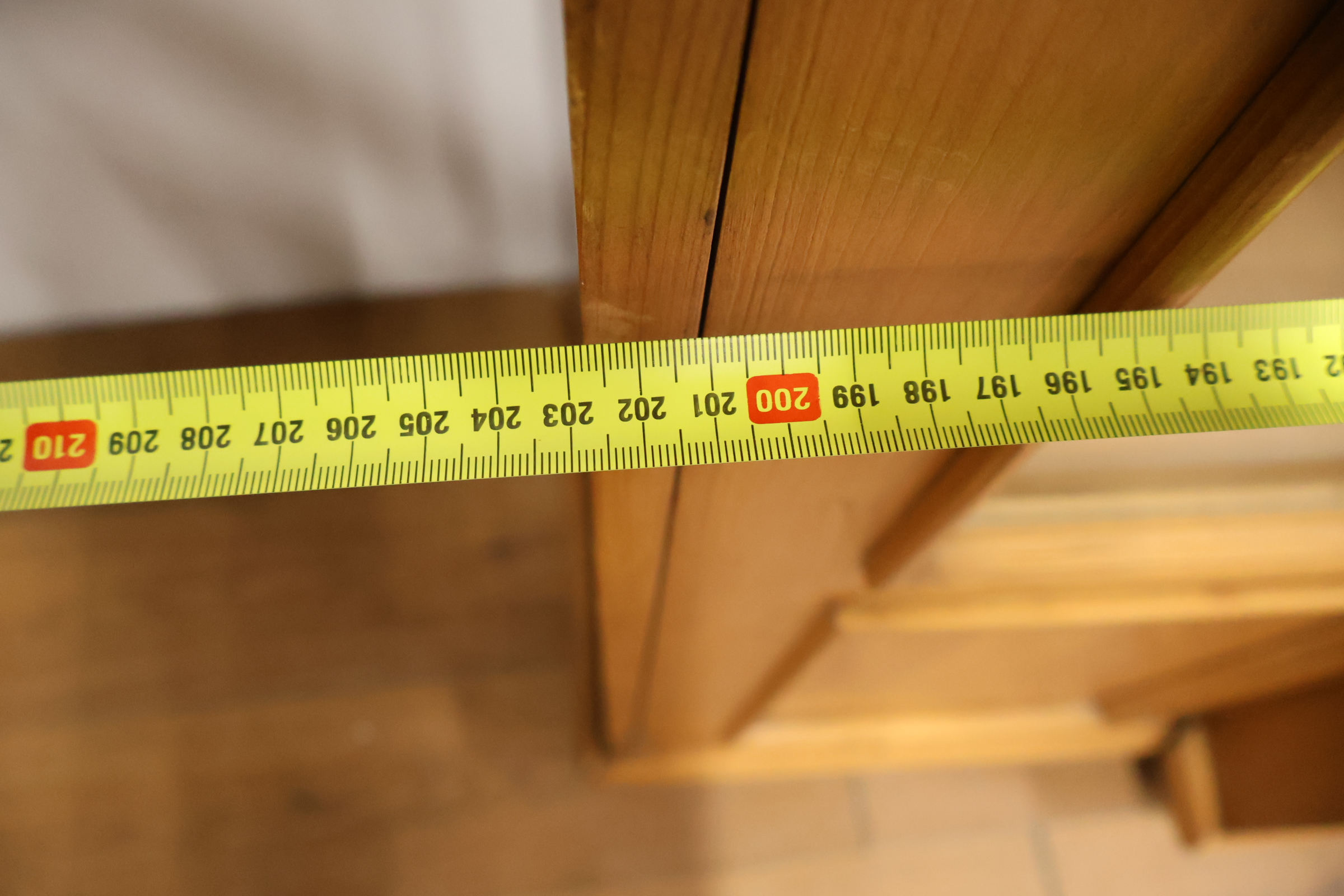 Houten vitrinekast met dressoir' – foto 17 – kavel bij GSD Auctions, Zoeterwoude