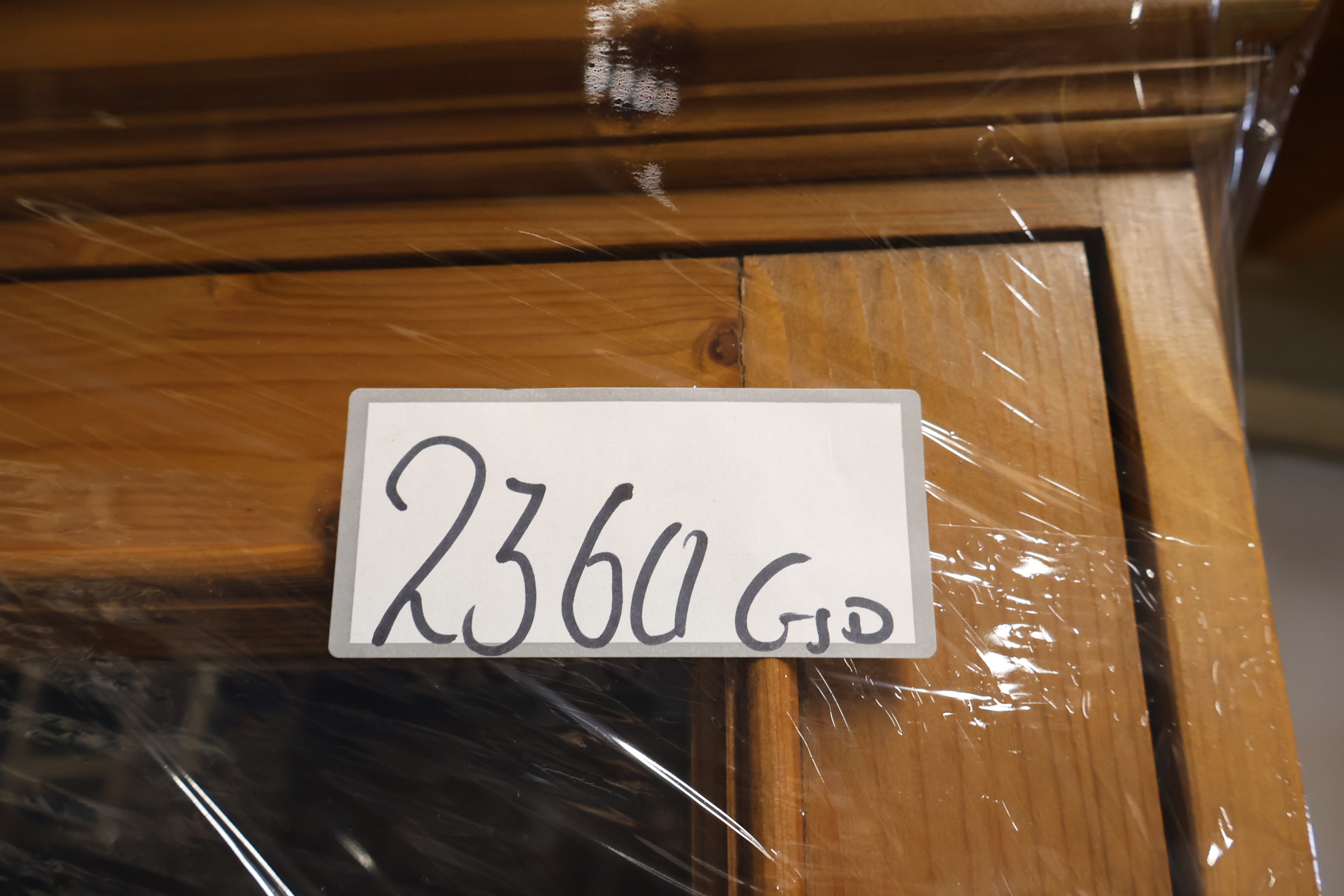 Houten vitrinekast met dressoir' – foto 19 – kavel bij GSD Auctions, Zoeterwoude
