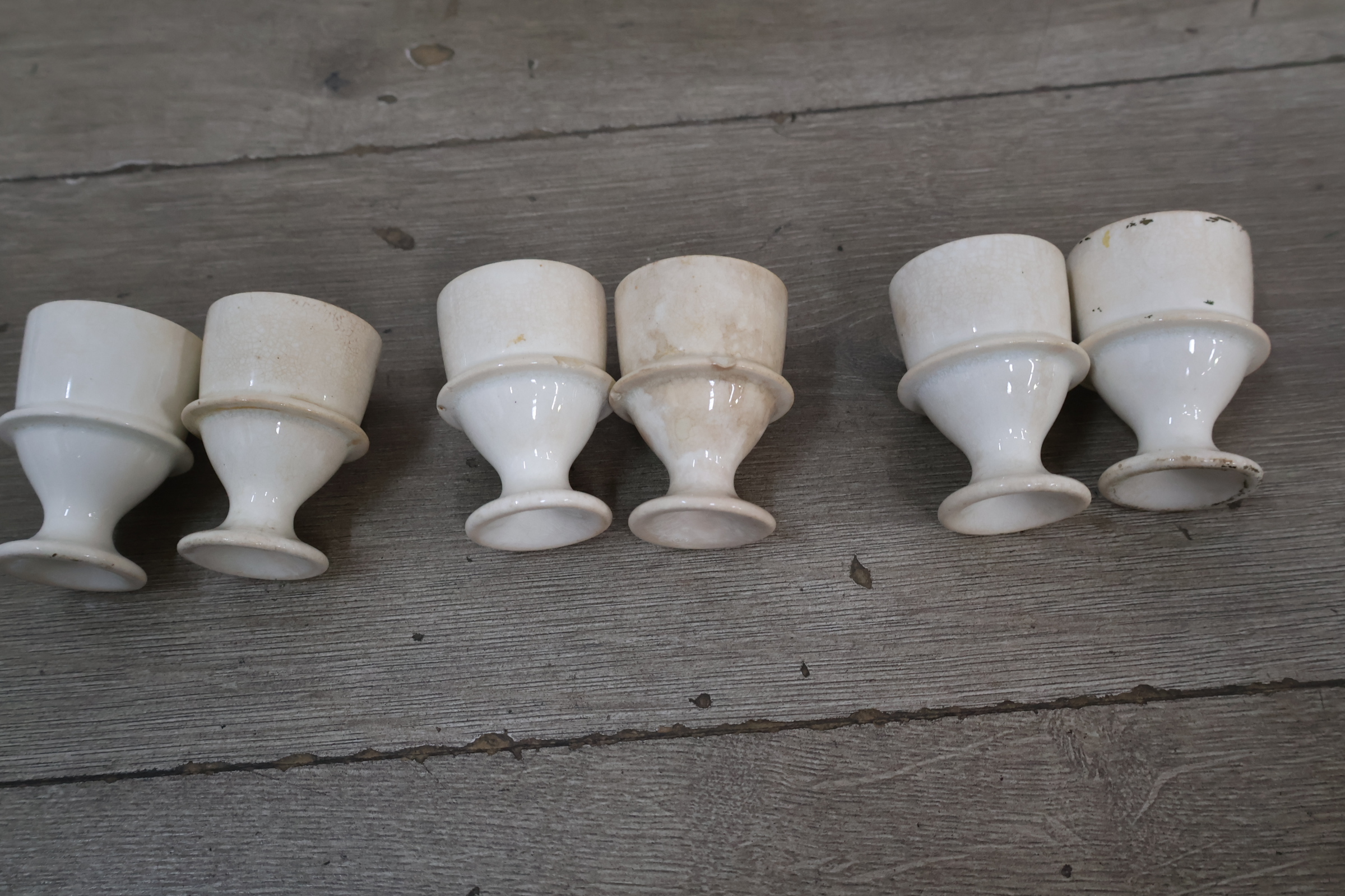 Porseleinen eierdopjeshouder met eierdoppen' – foto 13 – kavel bij GSD Auctions, Zoeterwoude