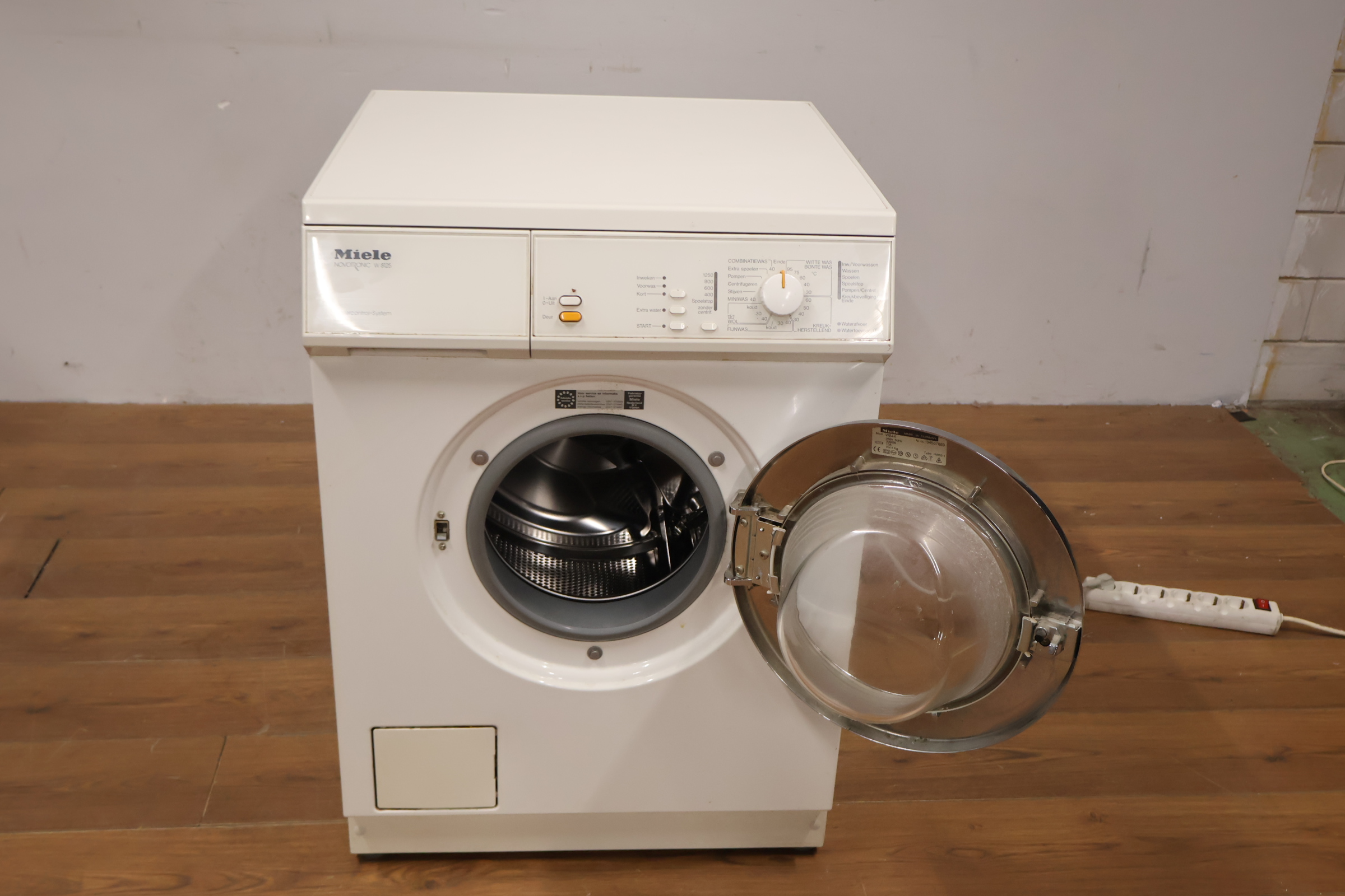Miele Novotronic wasmachine' – foto 12 – kavel bij GSD Auctions, Zoeterwoude