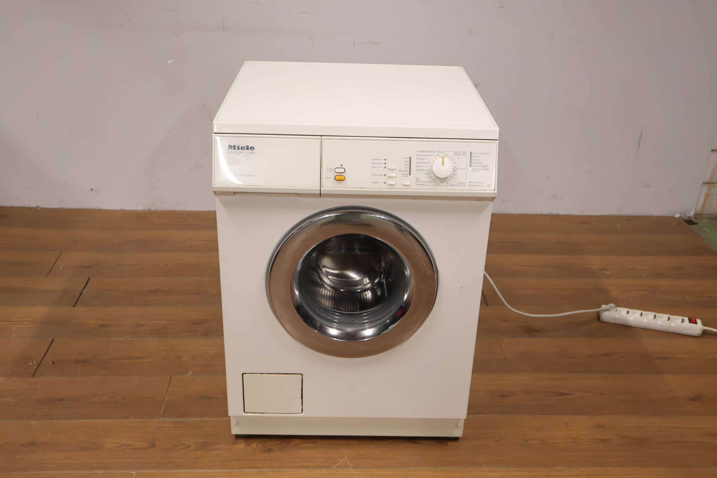 Miele Novotronic wasmachine' – foto 15 – kavel bij GSD Auctions, Zoeterwoude