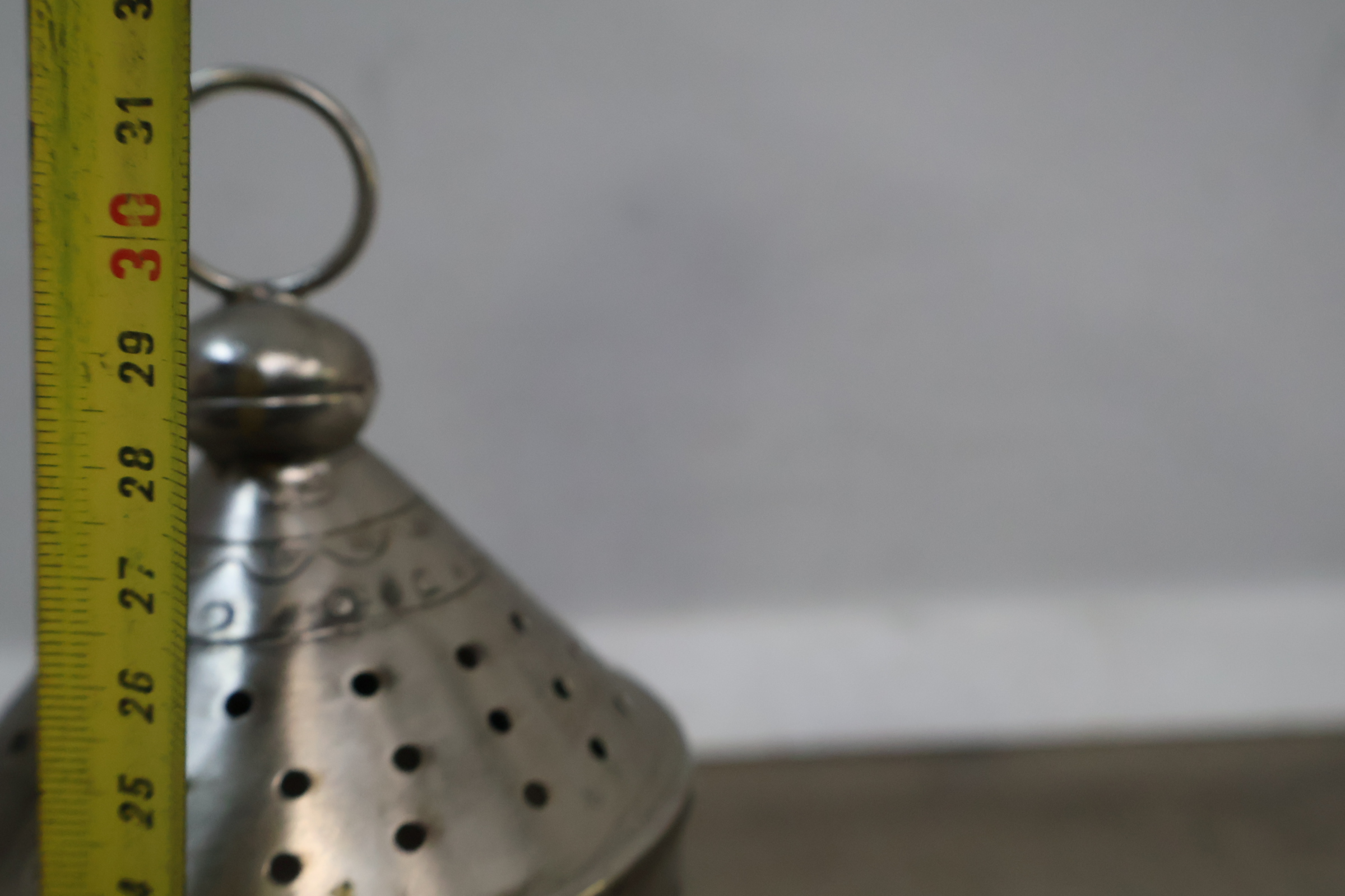 Metalen windlicht met verweerd uiterlijk en kaars' – foto 15 – kavel bij GSD Auctions, Zoeterwoude