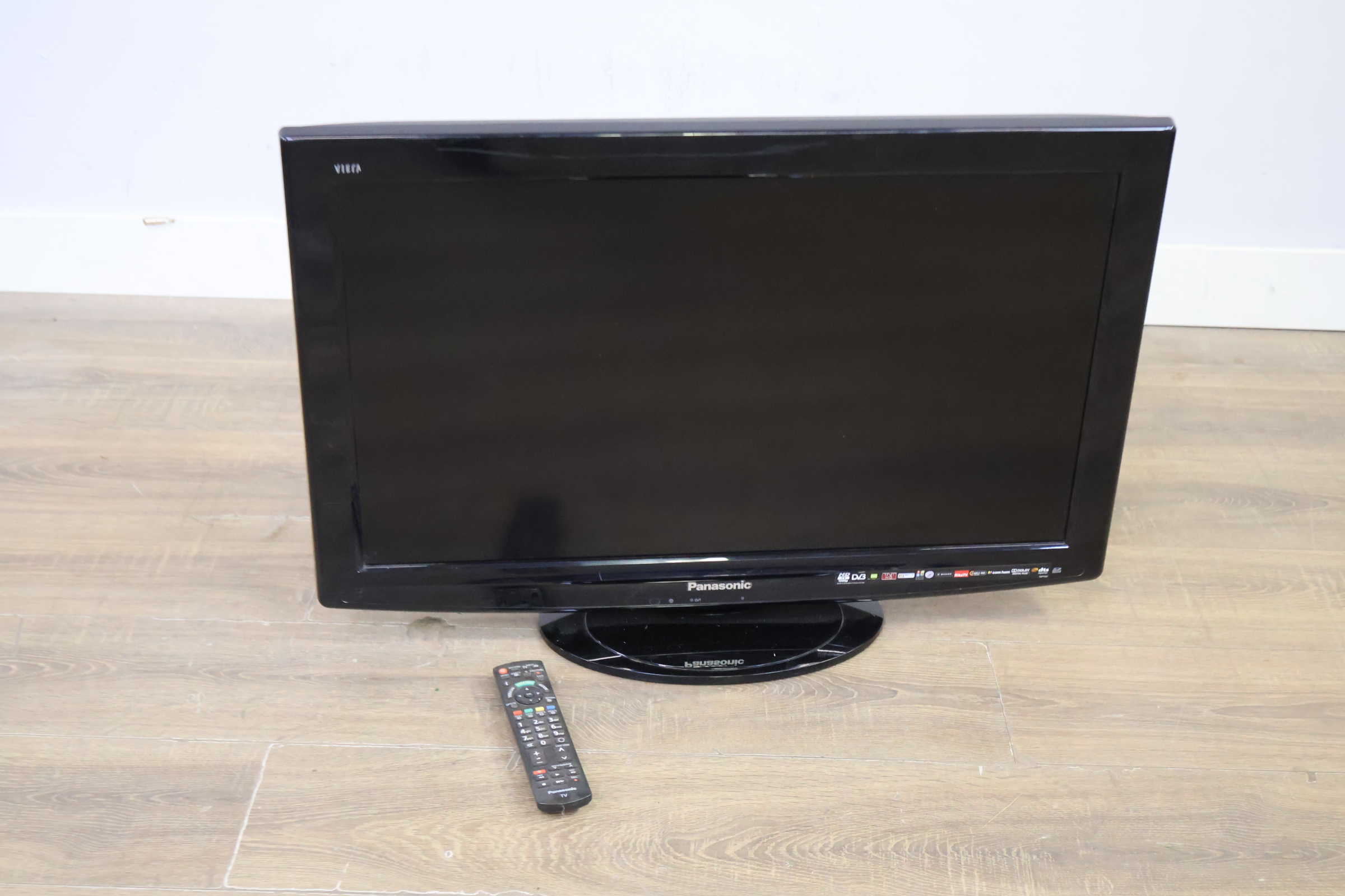 Panasonic Viera LCD-televisie - 32'inch' – foto 13 – kavel bij GSD Auctions, Zoeterwoude