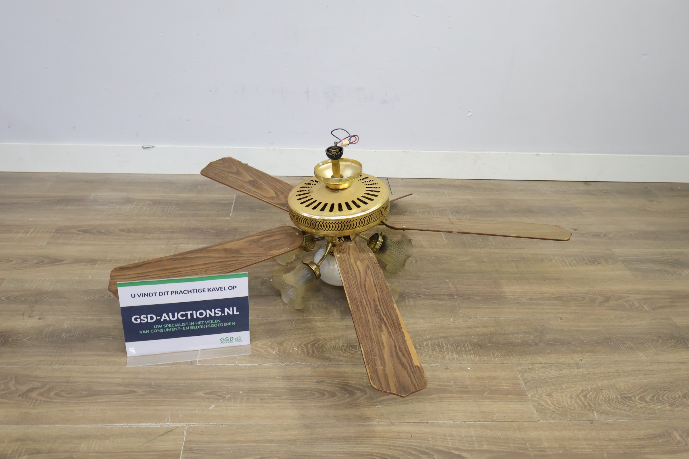 Plafondventilator met verlichting' – foto 2 – kavel bij GSD Auctions, Zoeterwoude