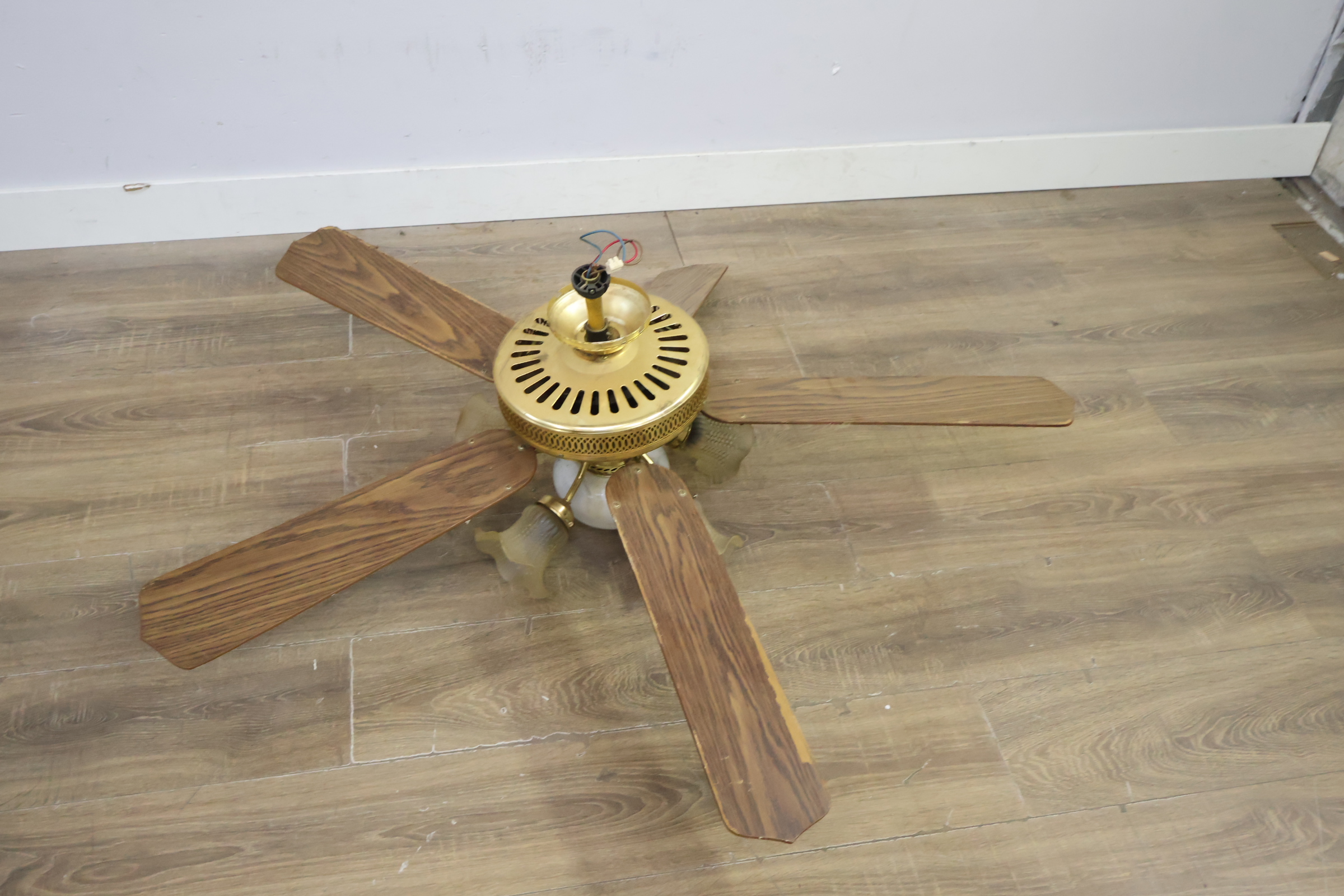 Plafondventilator met verlichting' – foto 3 – kavel bij GSD Auctions, Zoeterwoude