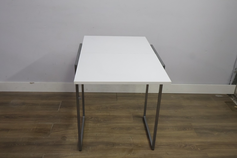 IKEA Moddus Tafel' – foto 4 – kavel bij GSD Auctions, Zoeterwoude