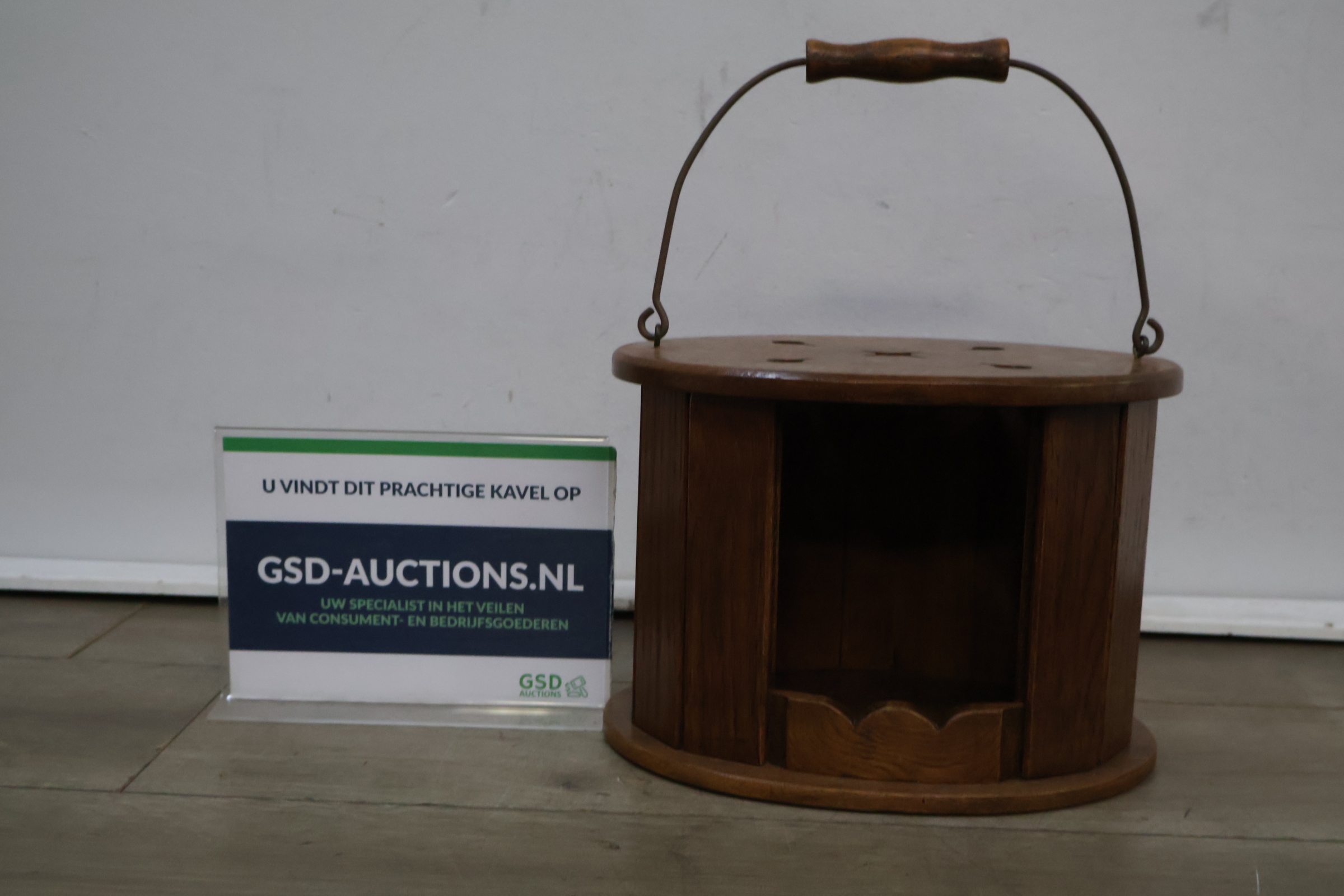 Vintage stoof' – foto 2 – kavel bij GSD Auctions, Zoeterwoude