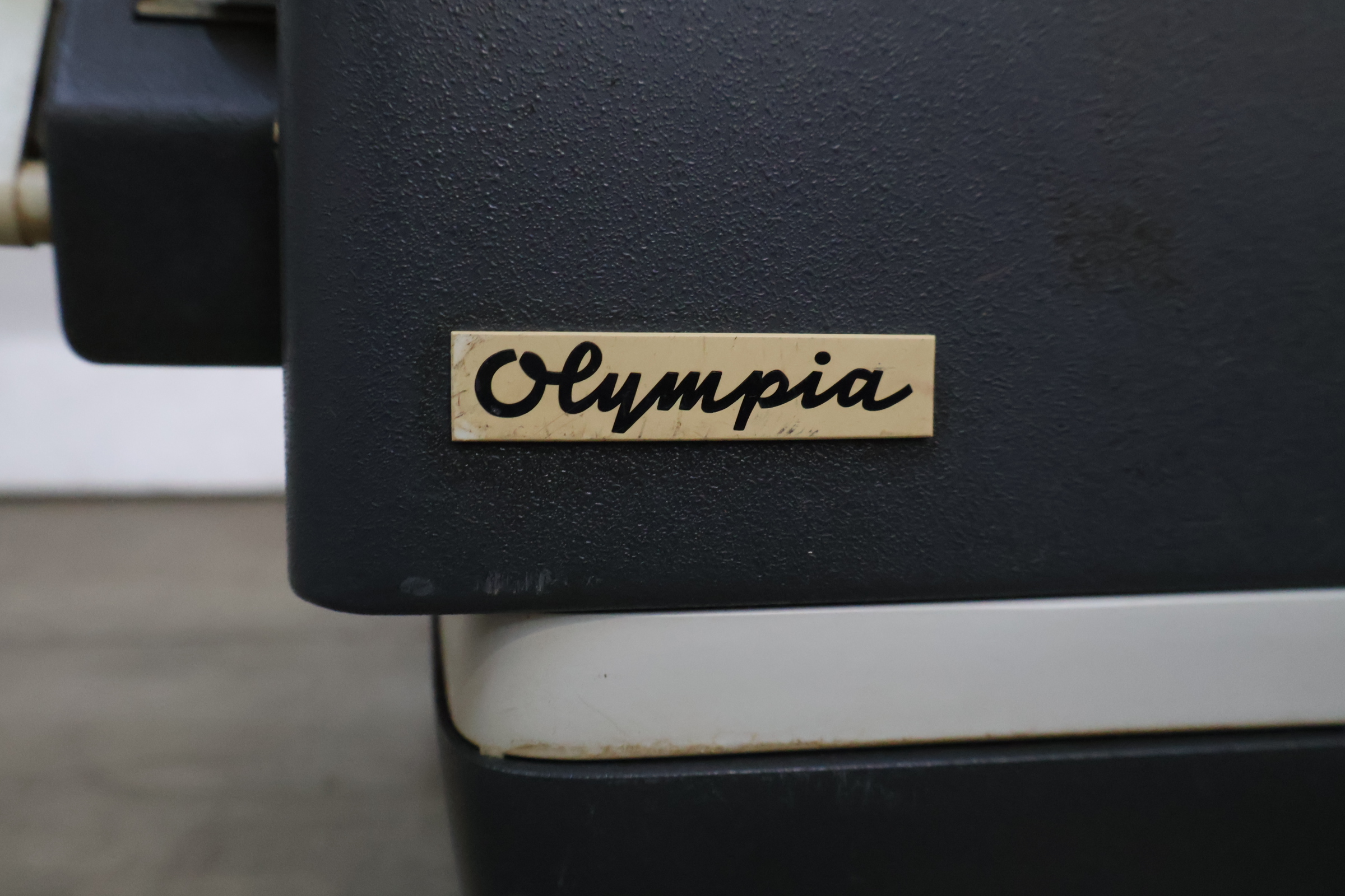 Olympia typemachine' – foto 14 – kavel bij GSD Auctions, Zoeterwoude