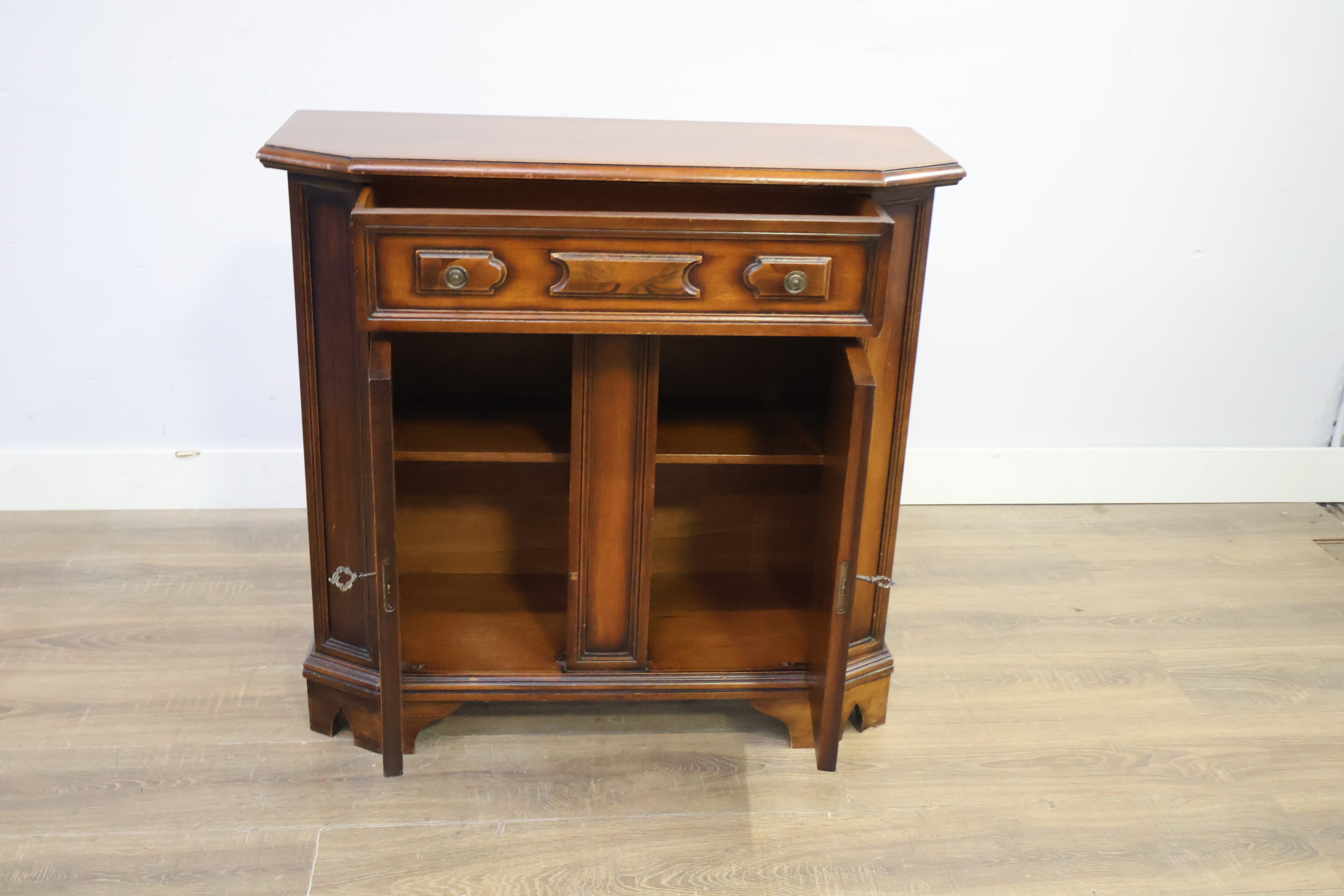 Antiek houten Console Kastje' – foto 11 – kavel bij GSD Auctions, Zoeterwoude