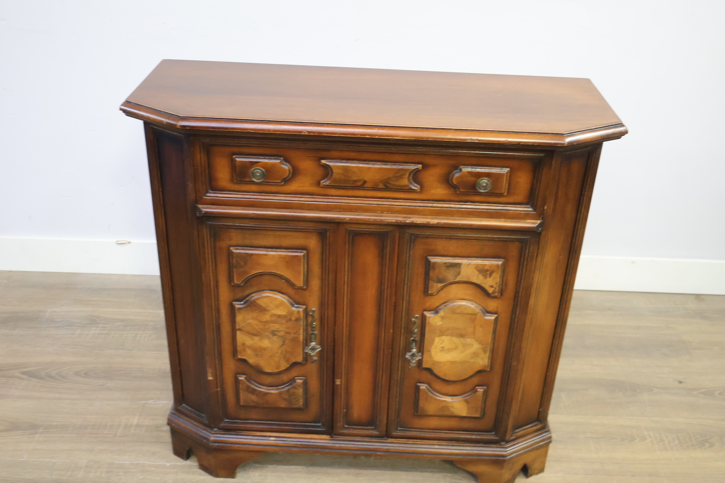 Antiek houten Console Kastje' – foto 14 – kavel bij GSD Auctions, Zoeterwoude
