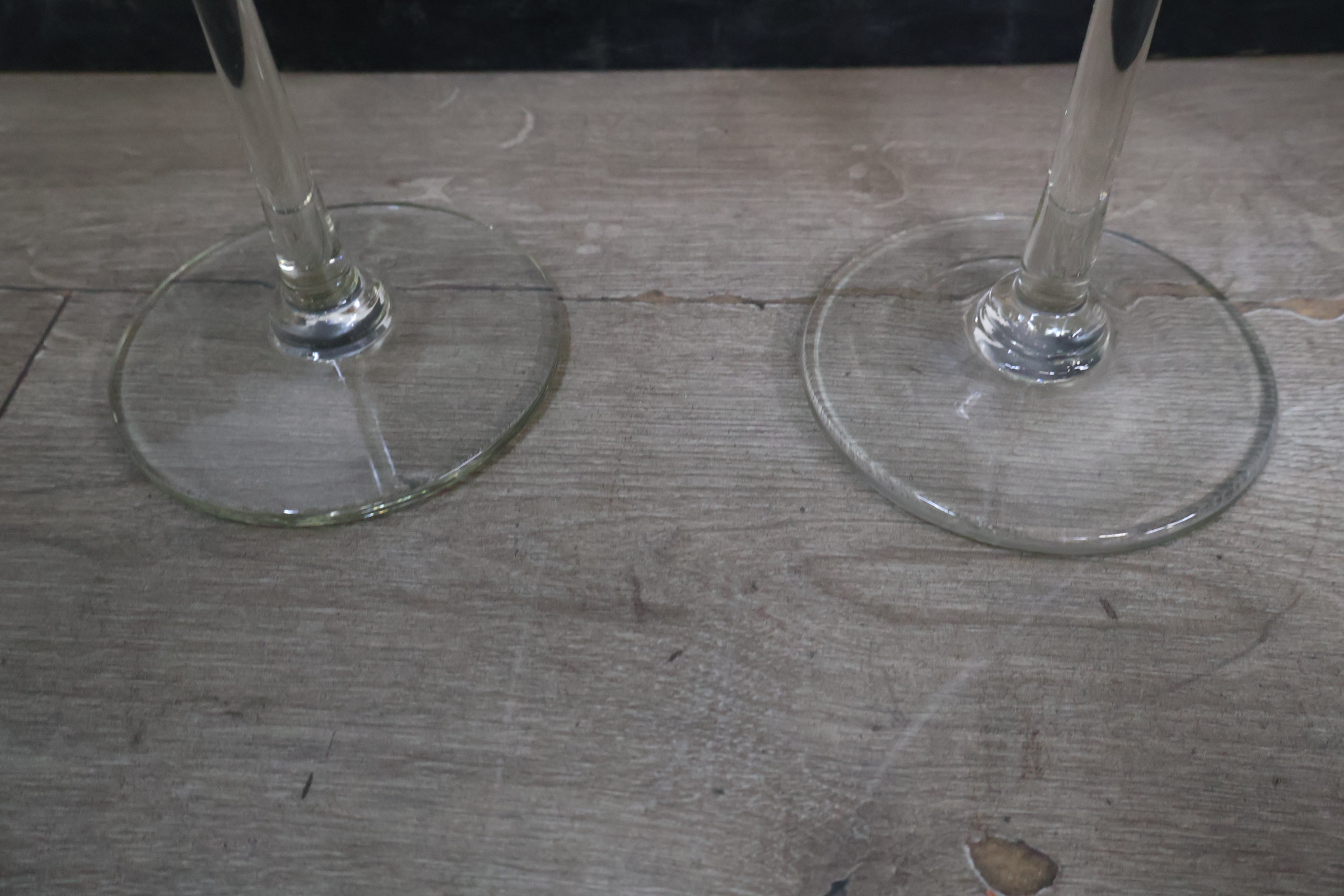 Set glazen kandelaren met bloemmotief' – foto 5 – kavel bij GSD Auctions, Zoeterwoude