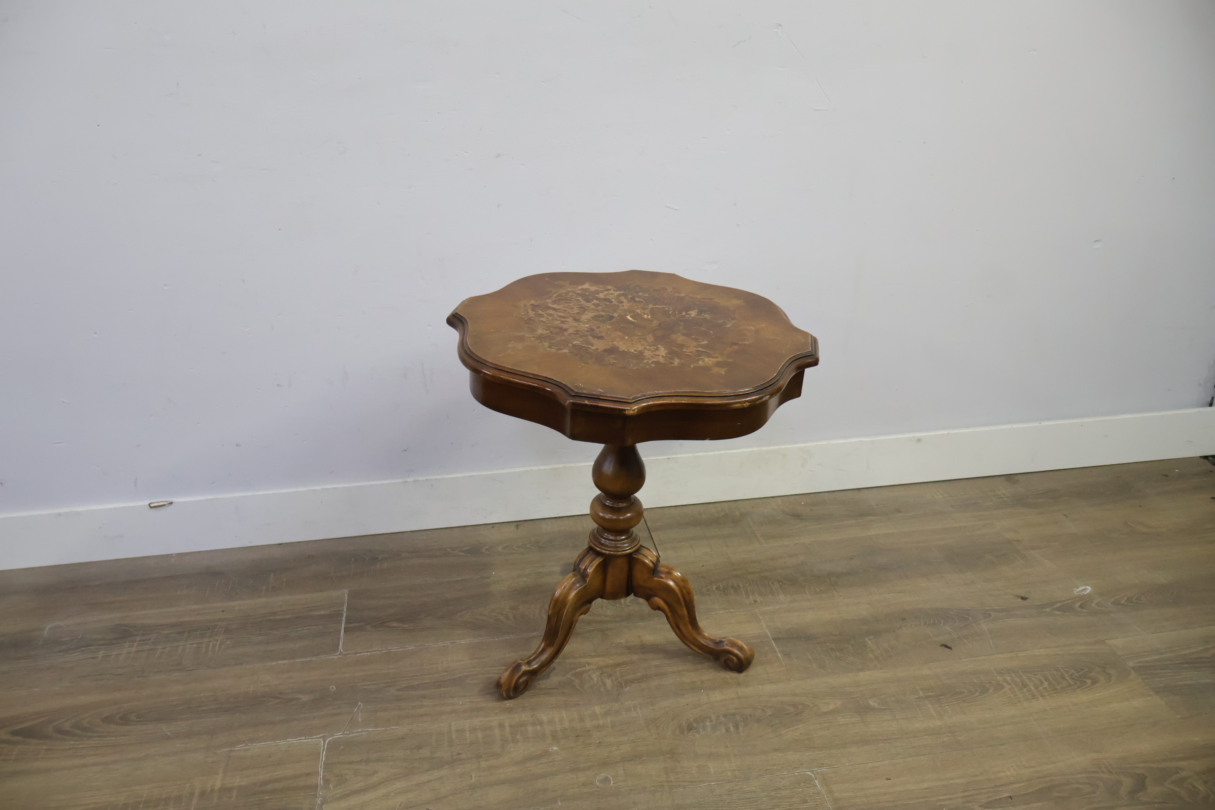 Antieke Klassieke houten bijzettafel' – foto 3 – kavel bij GSD Auctions, Zoeterwoude