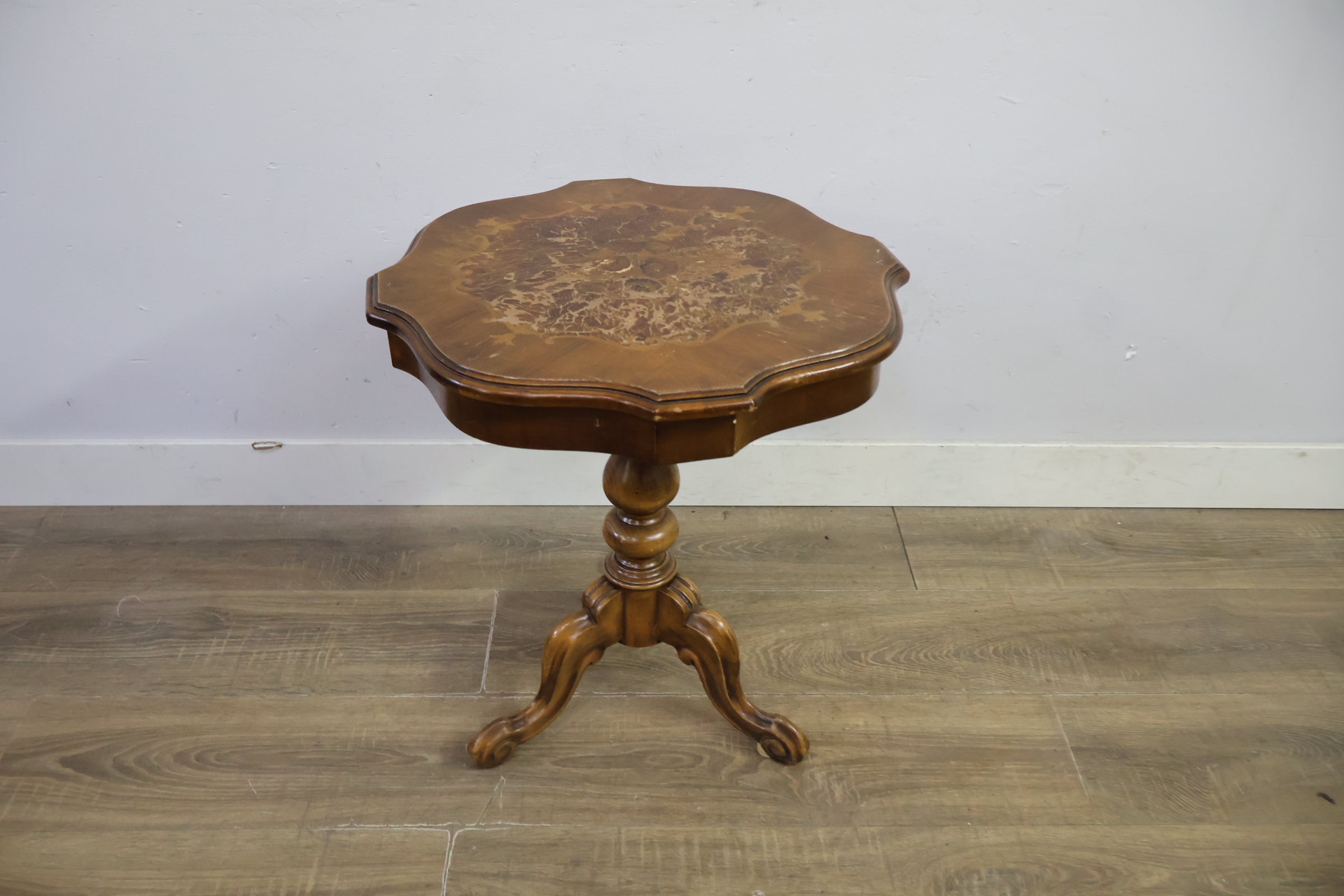 Antieke Klassieke houten bijzettafel' – foto 8 – kavel bij GSD Auctions, Zoeterwoude