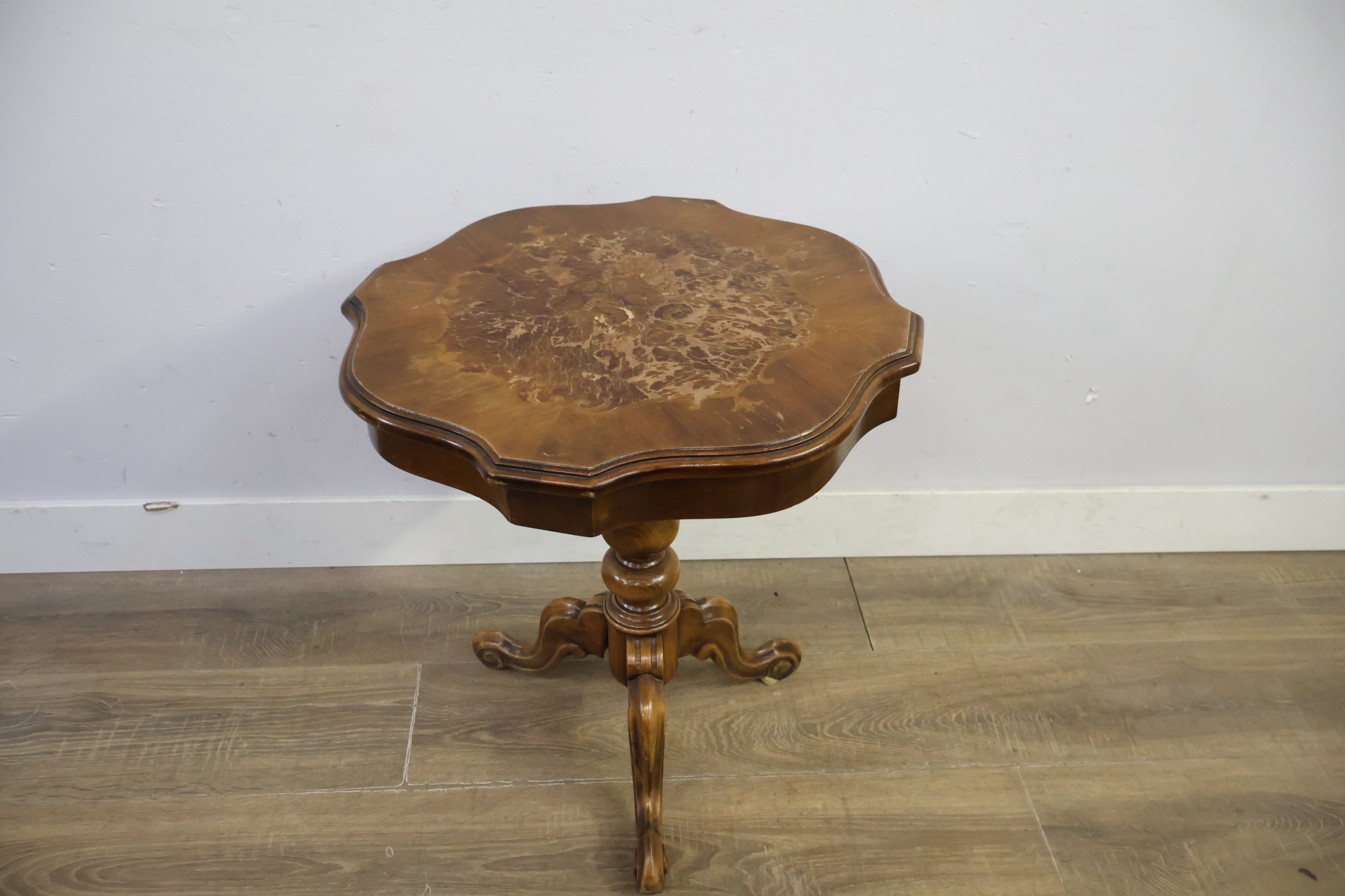 Antieke Klassieke houten bijzettafel' – foto 11 – kavel bij GSD Auctions, Zoeterwoude
