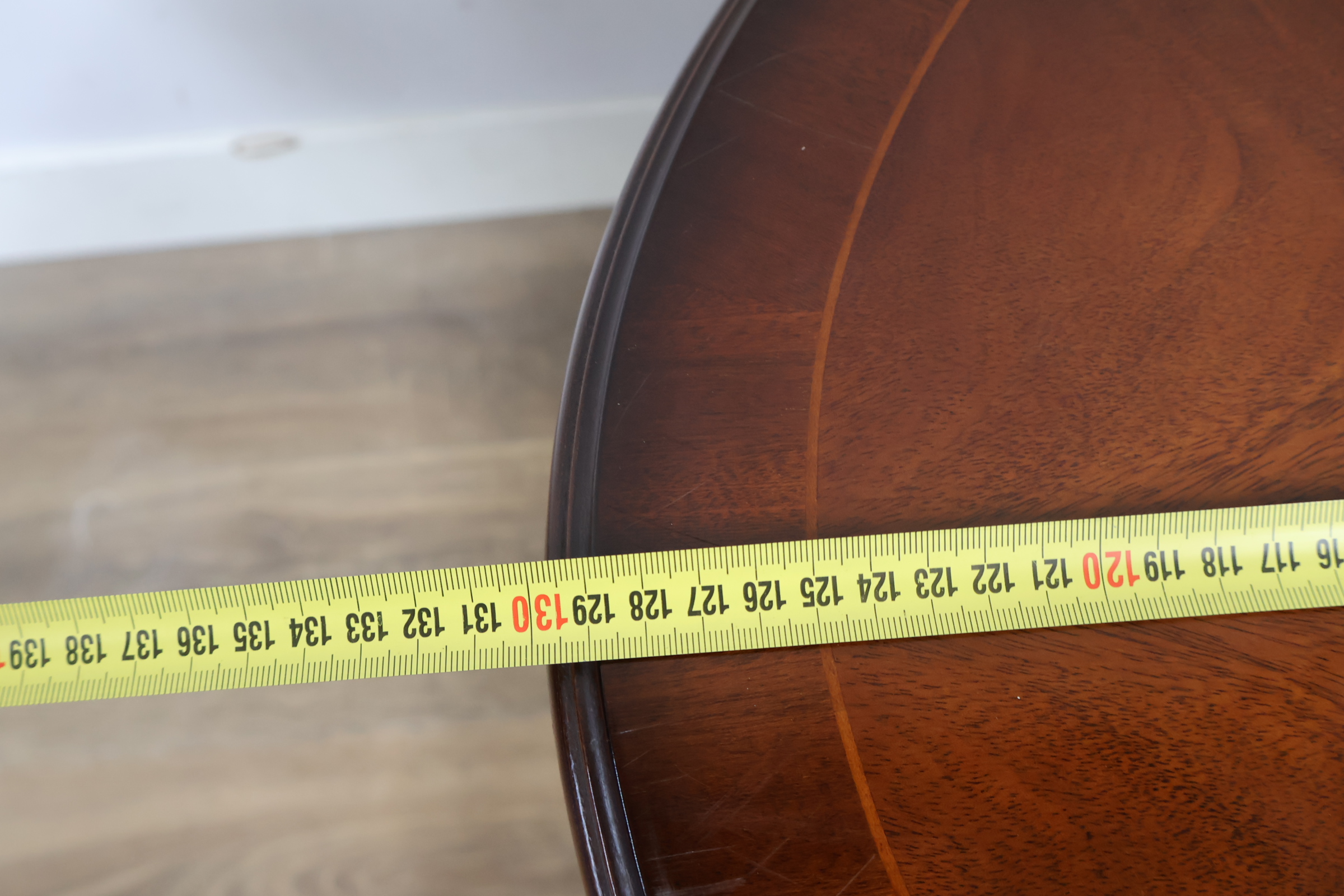 Ovale houten bijzettafel op wieltjes' – foto 14 – kavel bij GSD Auctions, Zoeterwoude