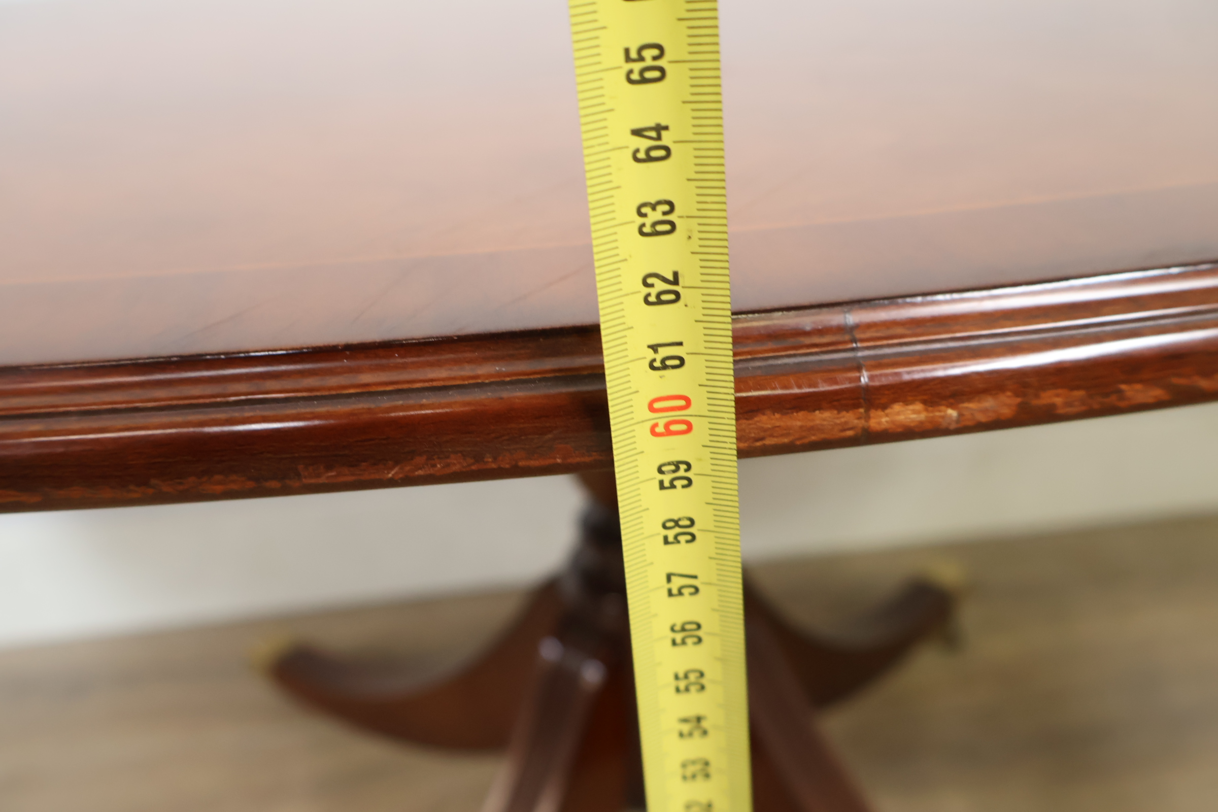 Ovale houten bijzettafel op wieltjes' – foto 15 – kavel bij GSD Auctions, Zoeterwoude