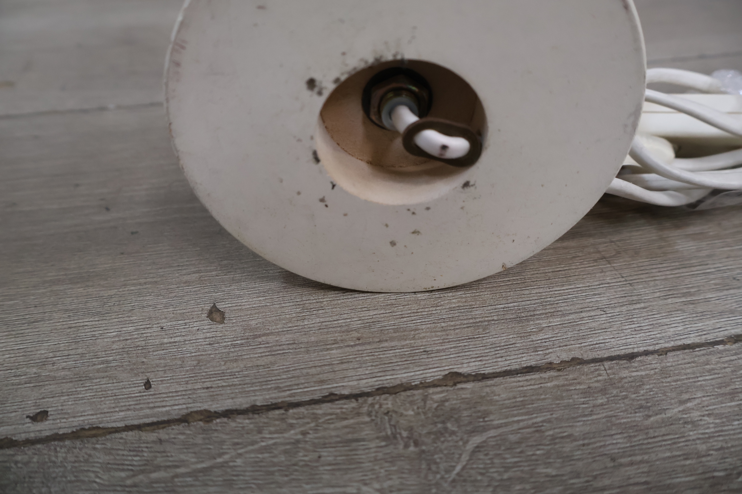 Witte tafellamp met beige lampenkap' – foto 15 – kavel bij GSD Auctions, Zoeterwoude