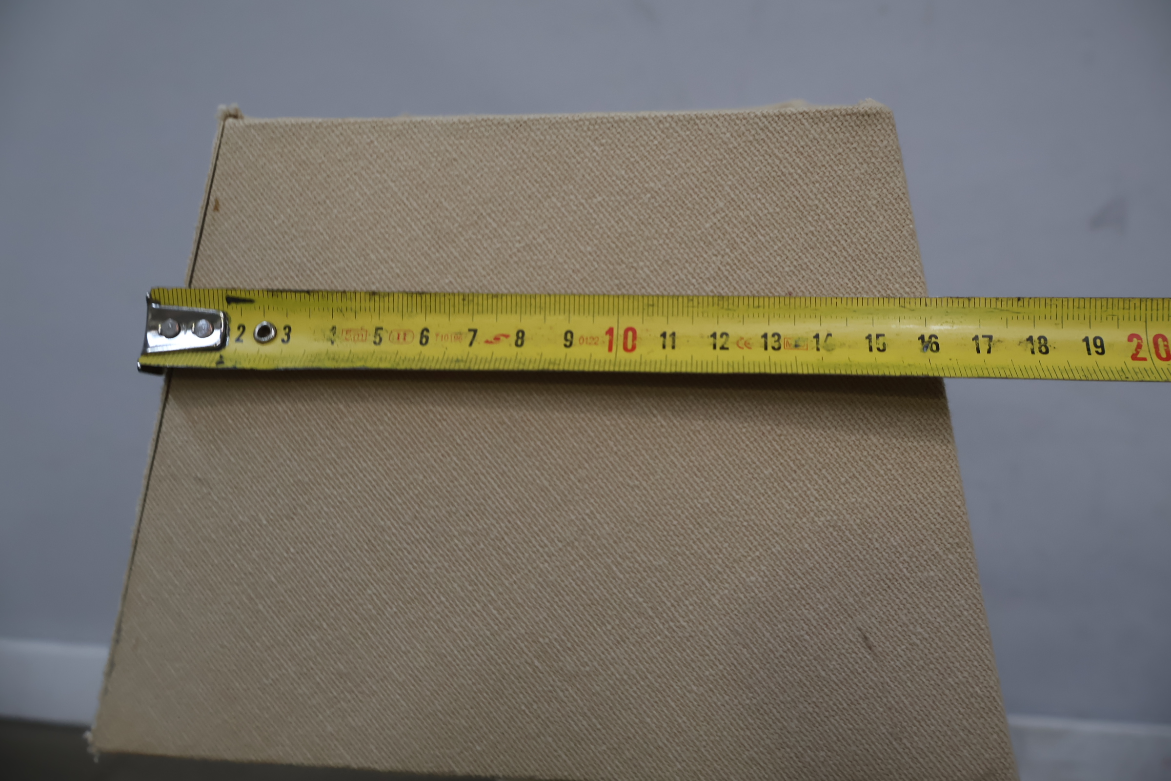 Witte tafellamp met beige lampenkap' – foto 18 – kavel bij GSD Auctions, Zoeterwoude