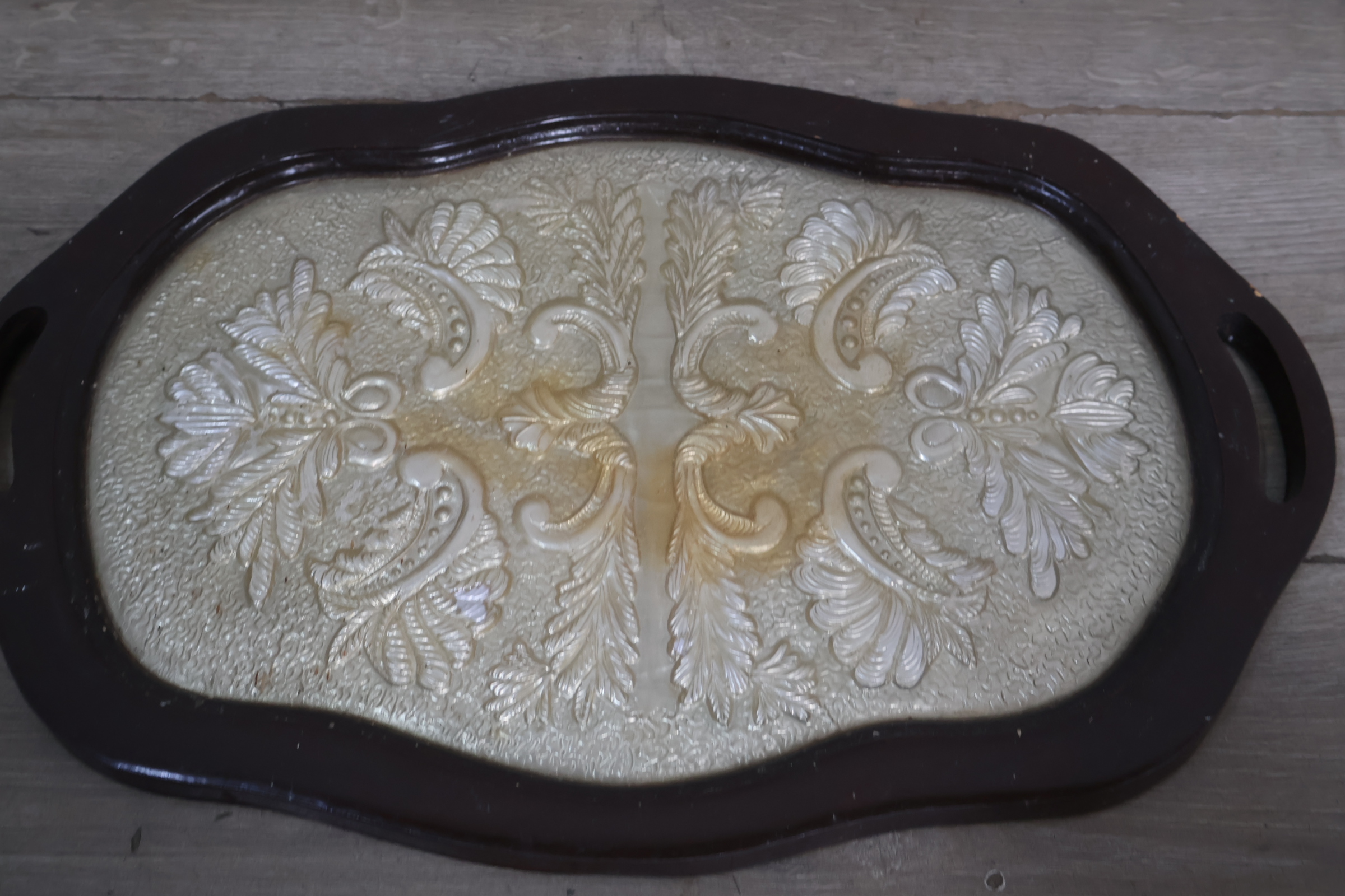 Vintage dienblad met reliëfmotief' – foto 4 – kavel bij GSD Auctions, Zoeterwoude